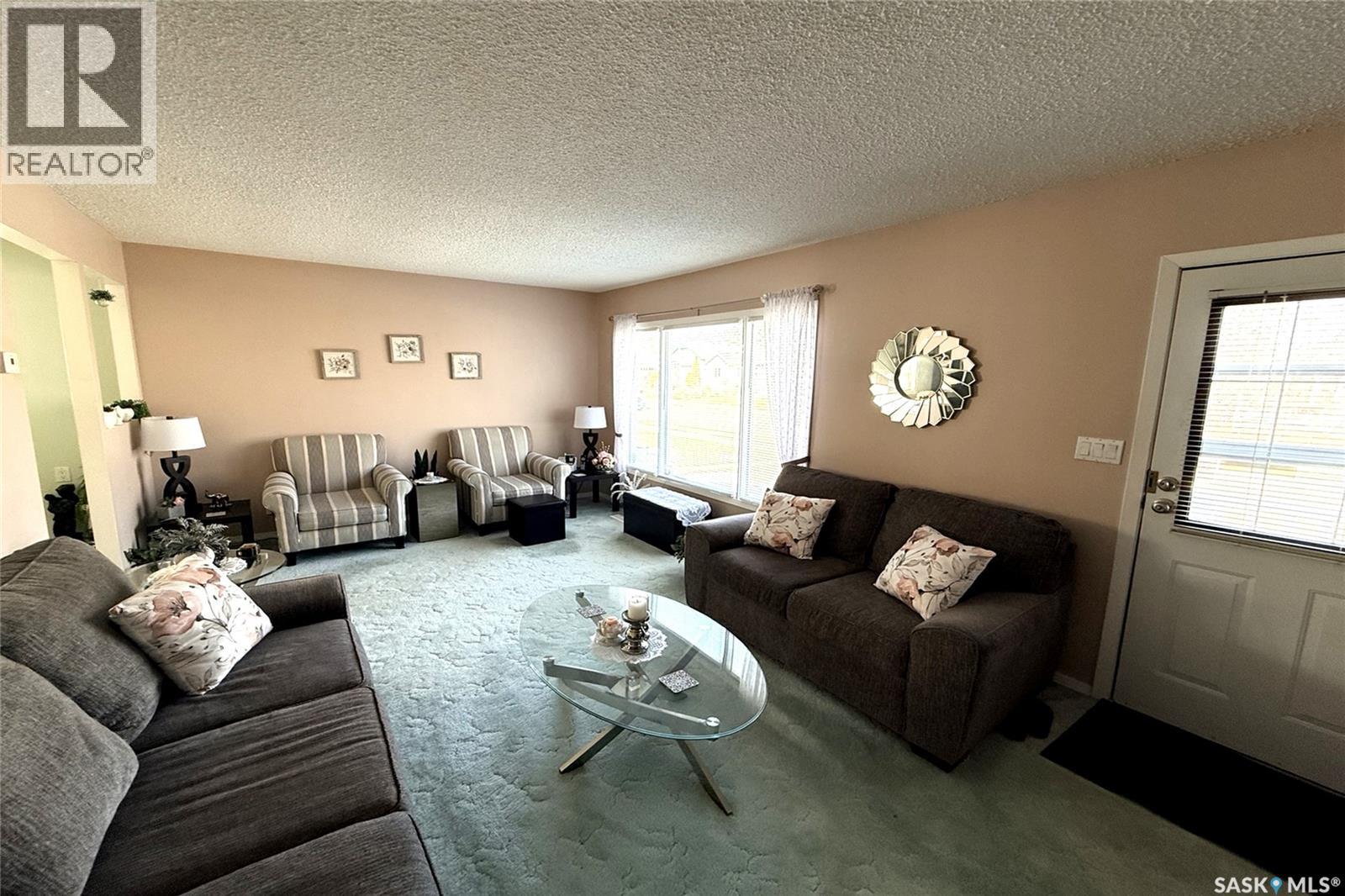 215 College Avenue, Regina, Saskatchewan  S4N 0W7 - Photo 6 - SK032227