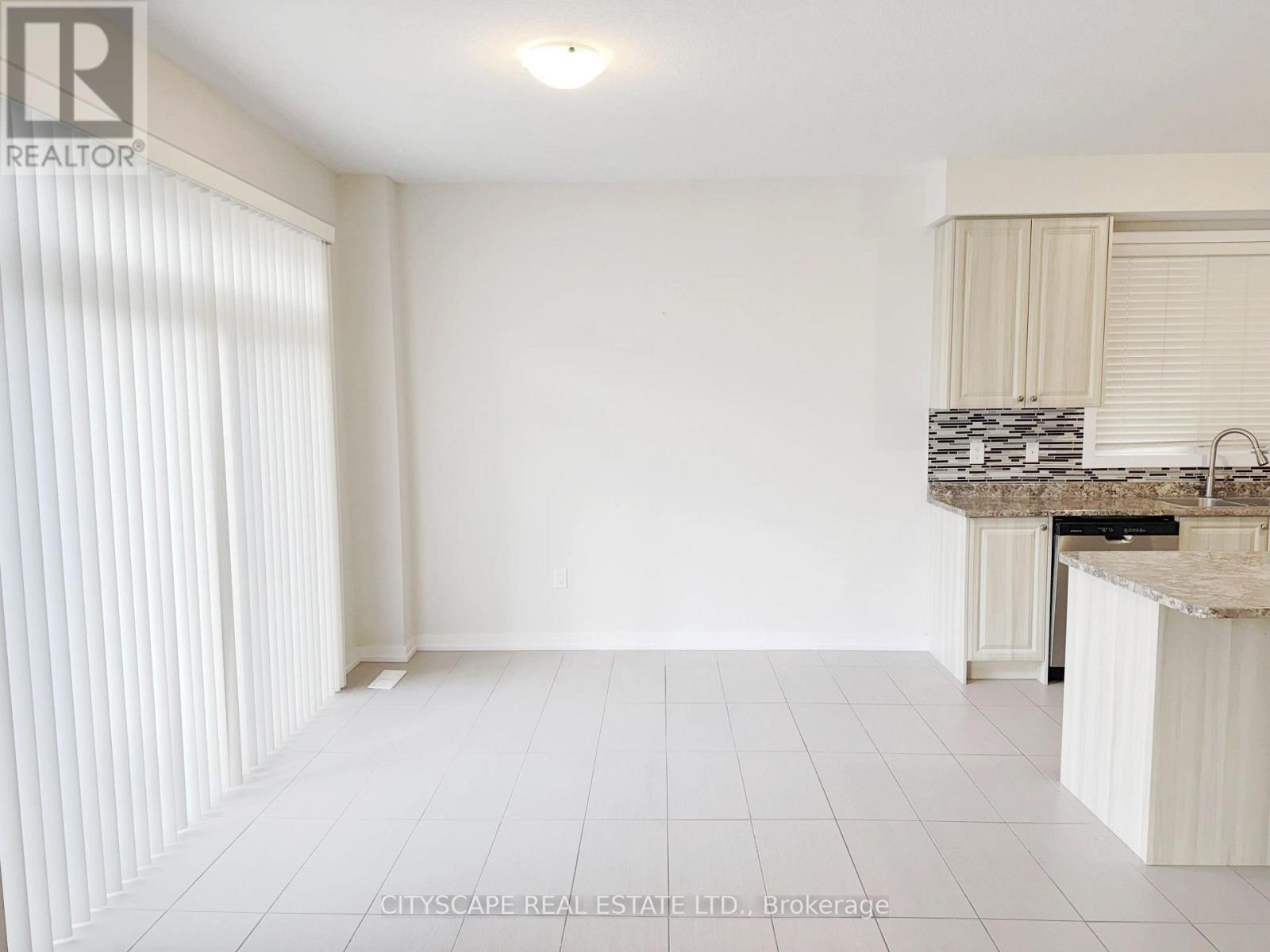 16 Pagebrook Crescent, Hamilton (Stoney Creek Mountain), Ontario  L8J 0K7 - Photo 15 - X12962654