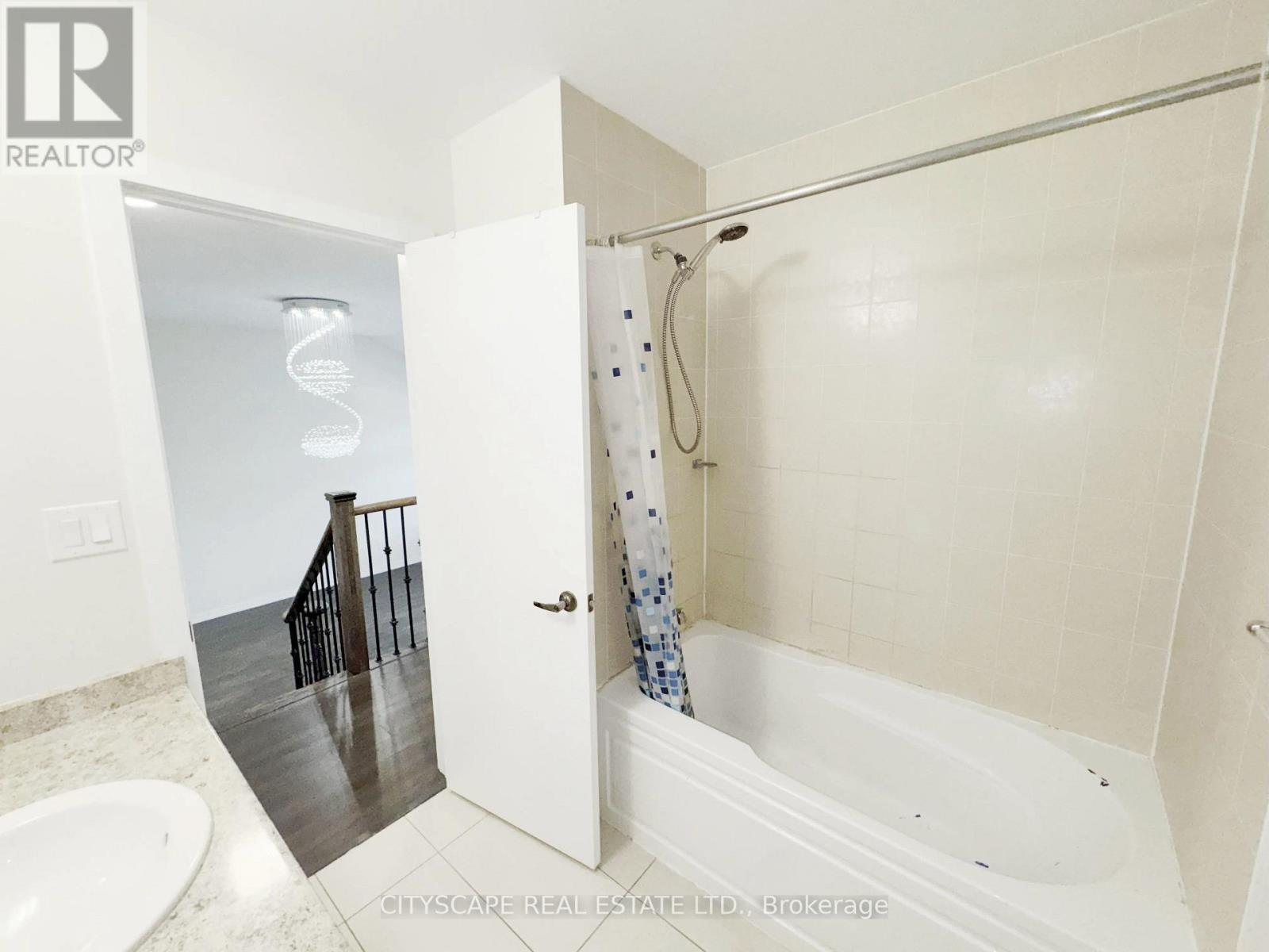 16 Pagebrook Crescent, Hamilton (Stoney Creek Mountain), Ontario  L8J 0K7 - Photo 33 - X12962654