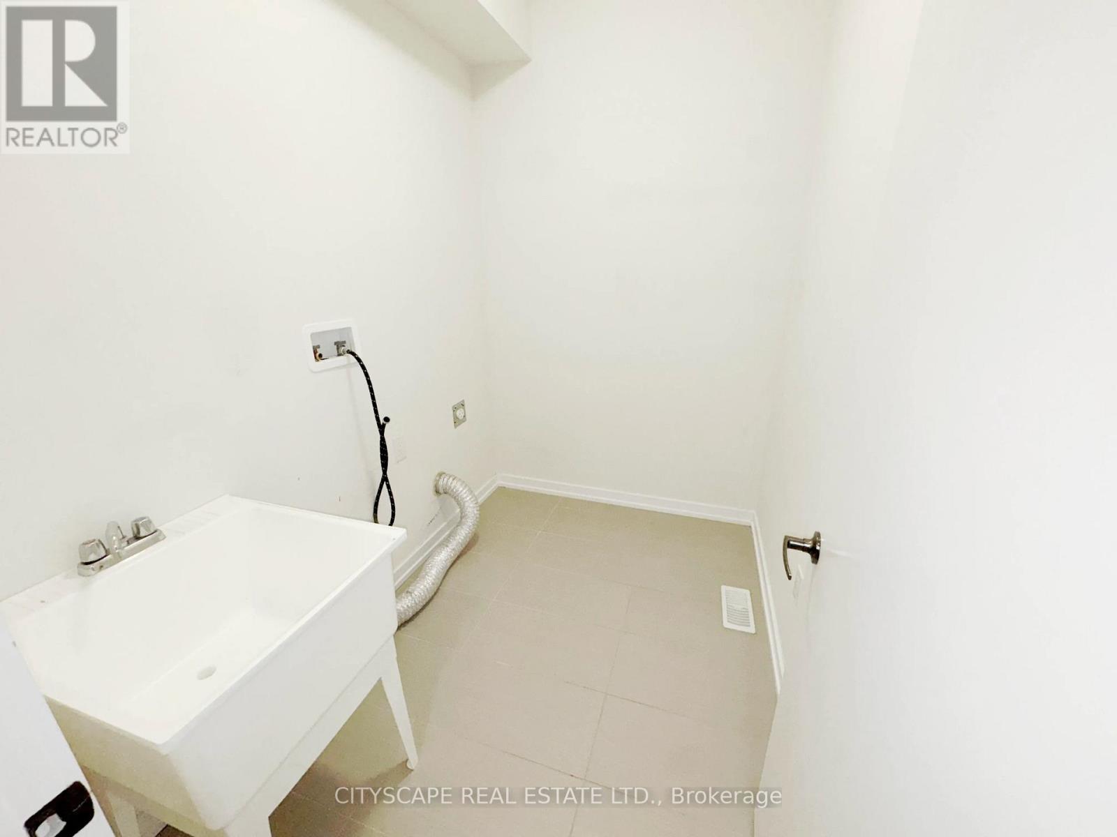 16 Pagebrook Crescent, Hamilton (Stoney Creek Mountain), Ontario  L8J 0K7 - Photo 43 - X12962654