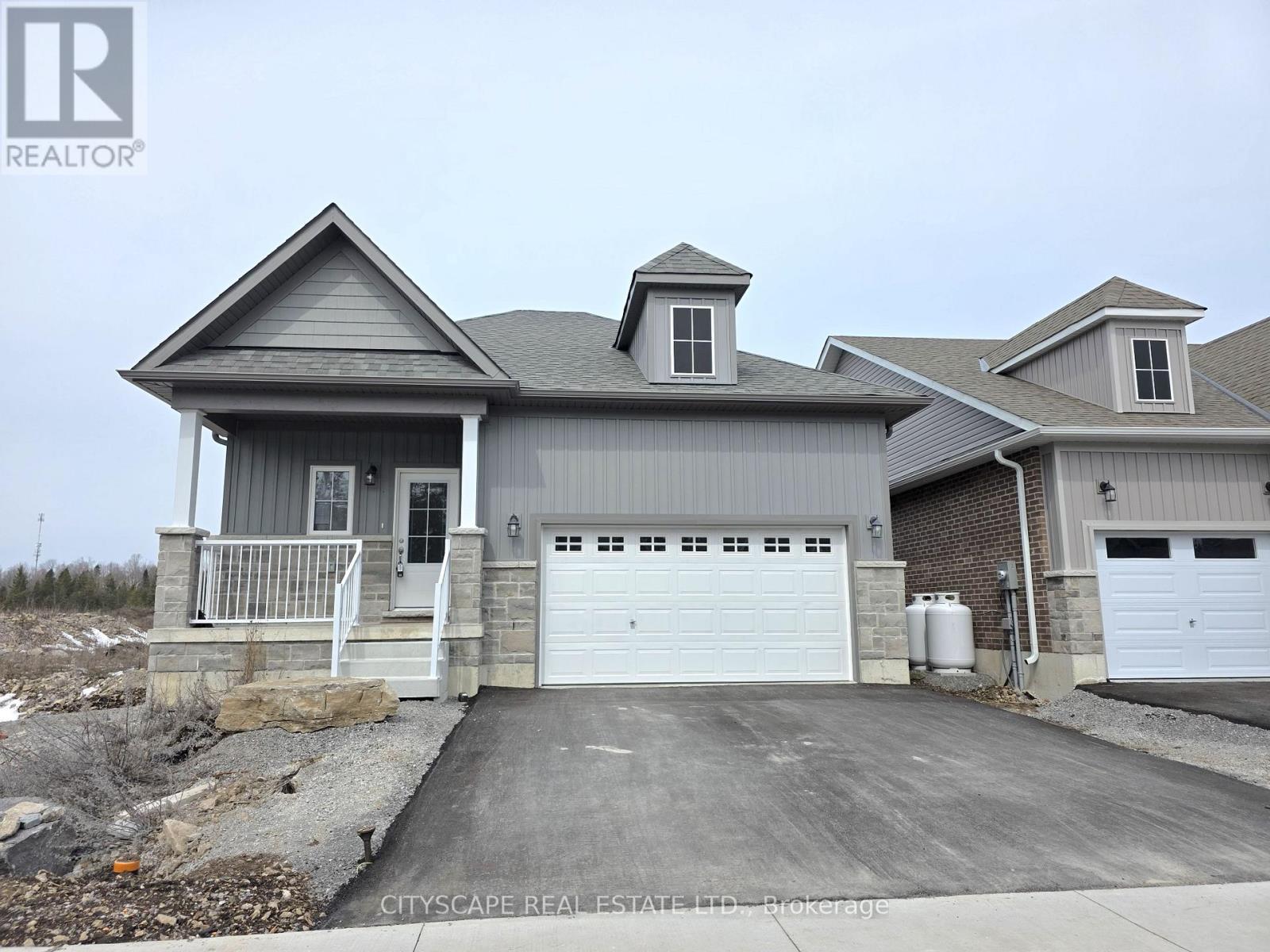 48 Hillcroft Way, Kawartha Lakes, Ontario  K0M 1A0 - Photo 2 - X12962692