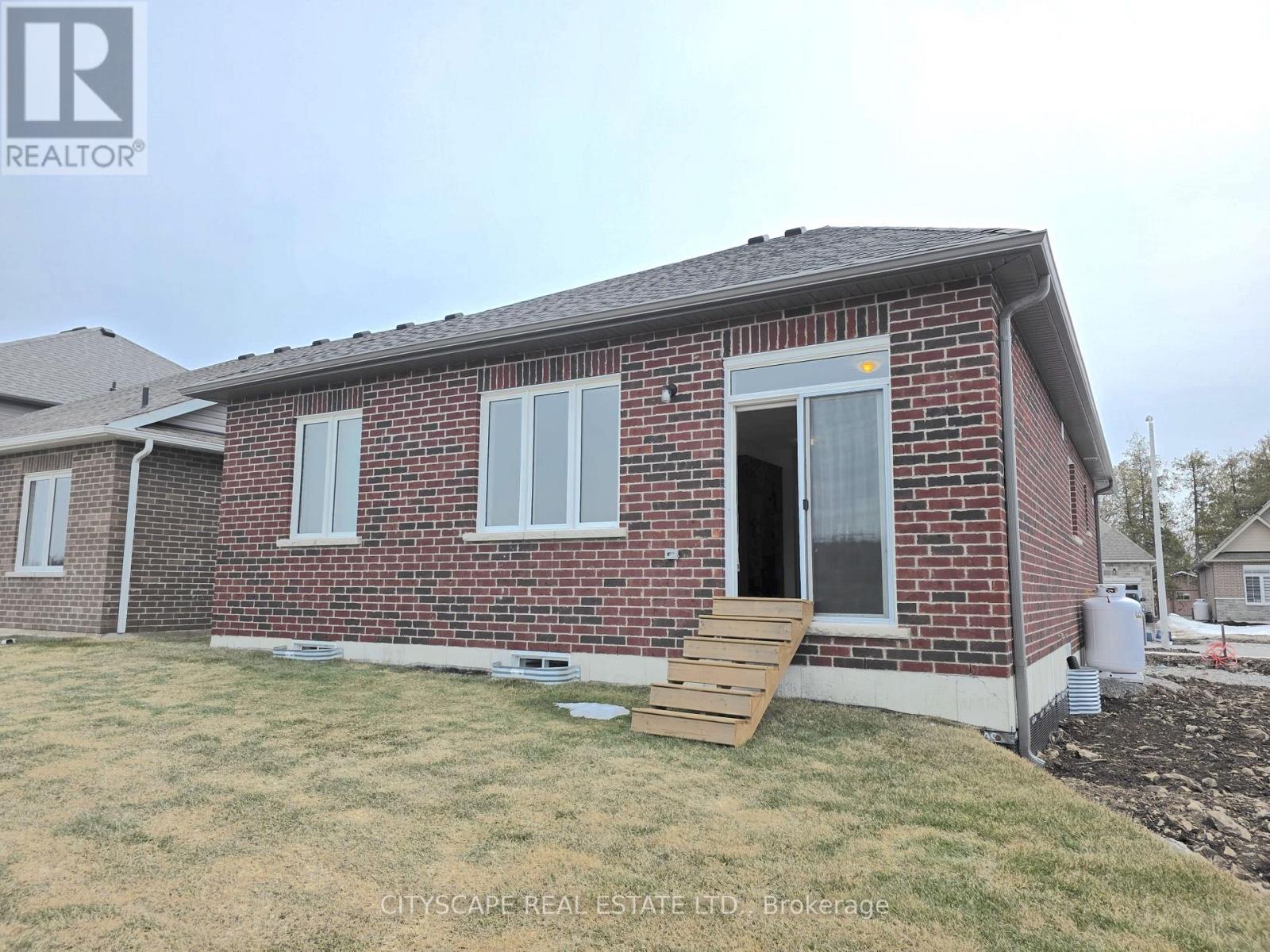 48 Hillcroft Way, Kawartha Lakes, Ontario  K0M 1A0 - Photo 44 - X12962692