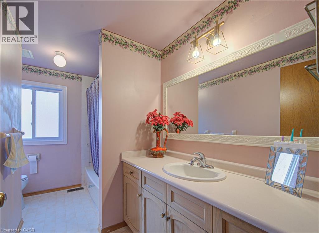 489 Northlake Drive, Waterloo, Ontario N2V 1V5 - Photo 23 - 40815926