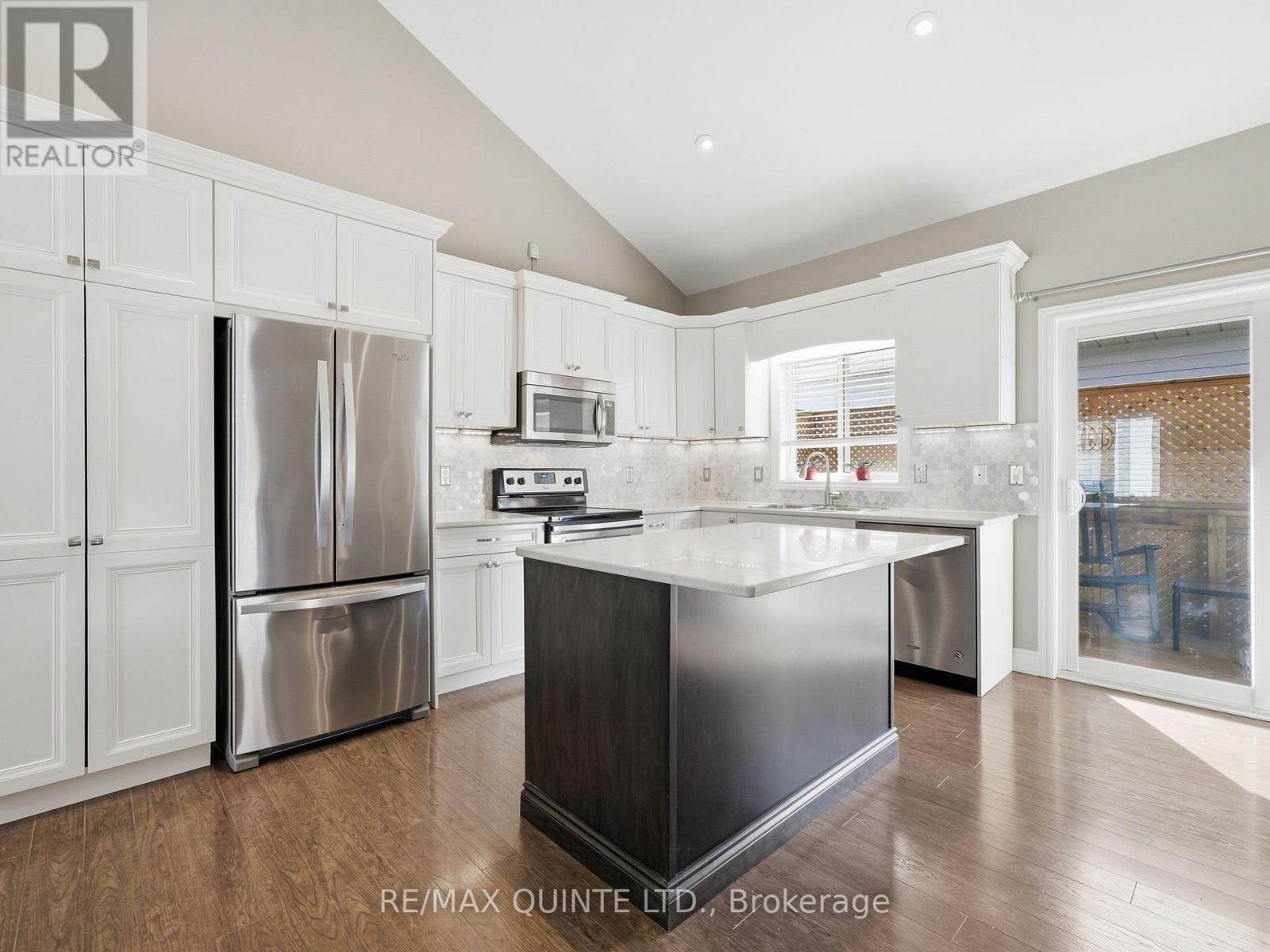 18 Deacon Place, Belleville, Ontario  K8P 0E9 - Photo 15 - X12962776