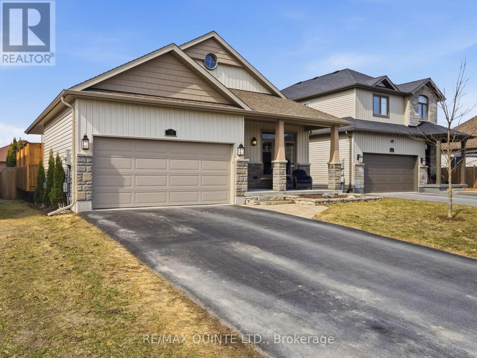 18 Deacon Place, Belleville, Ontario  K8P 0E9 - Photo 2 - X12962776