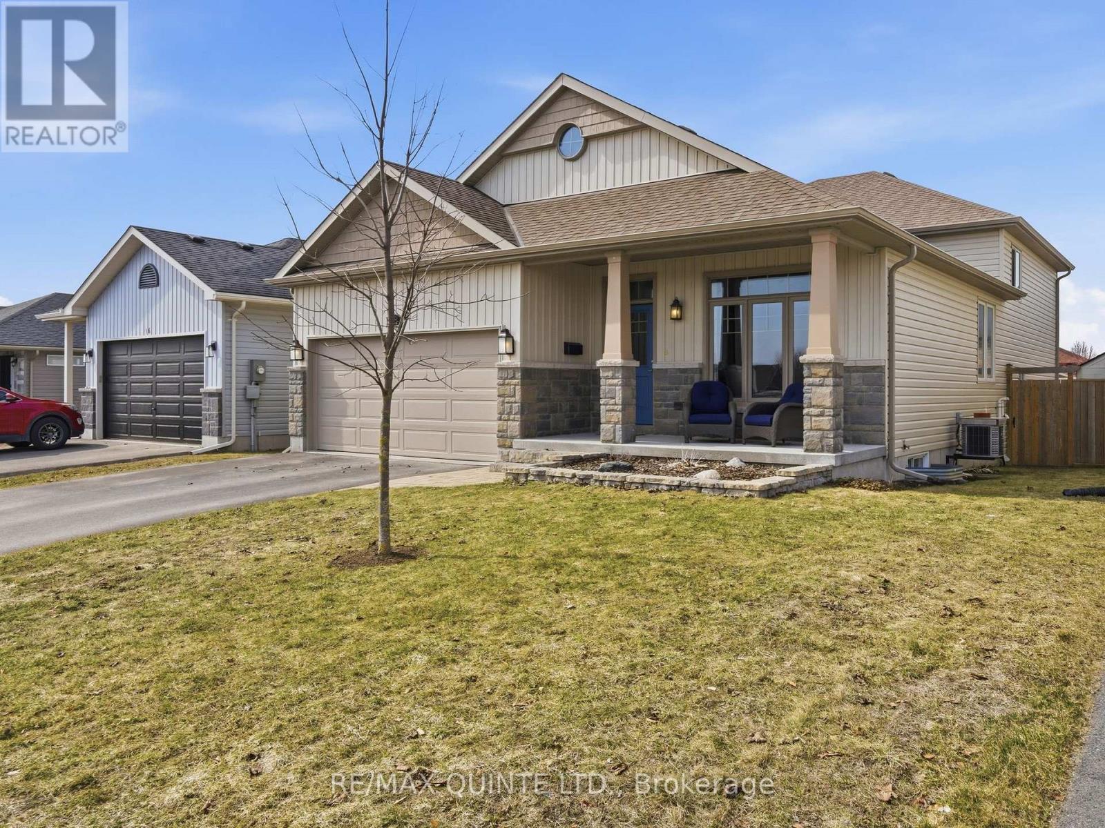 18 Deacon Place, Belleville, Ontario  K8P 0E9 - Photo 3 - X12962776