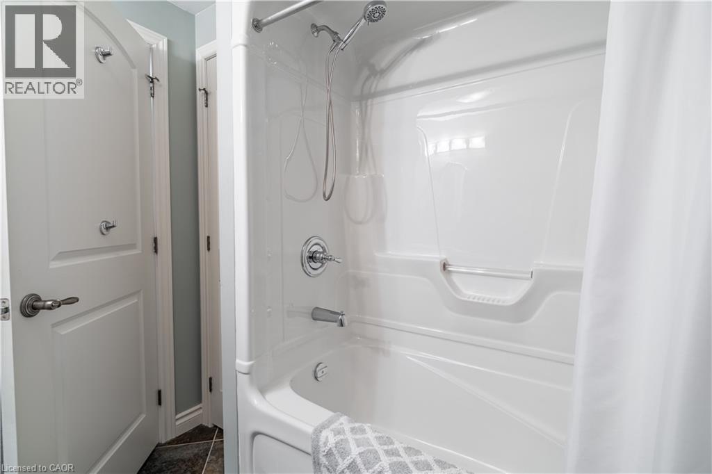 200 Falling Brook Drive, Ancaster, Ontario  L9G 1E6 - Photo 38 - 40812309