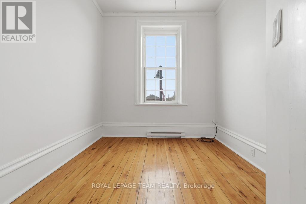 4 Elgin Street, Arnprior, Ontario  K7S 1N3 - Photo 12 - X12962816