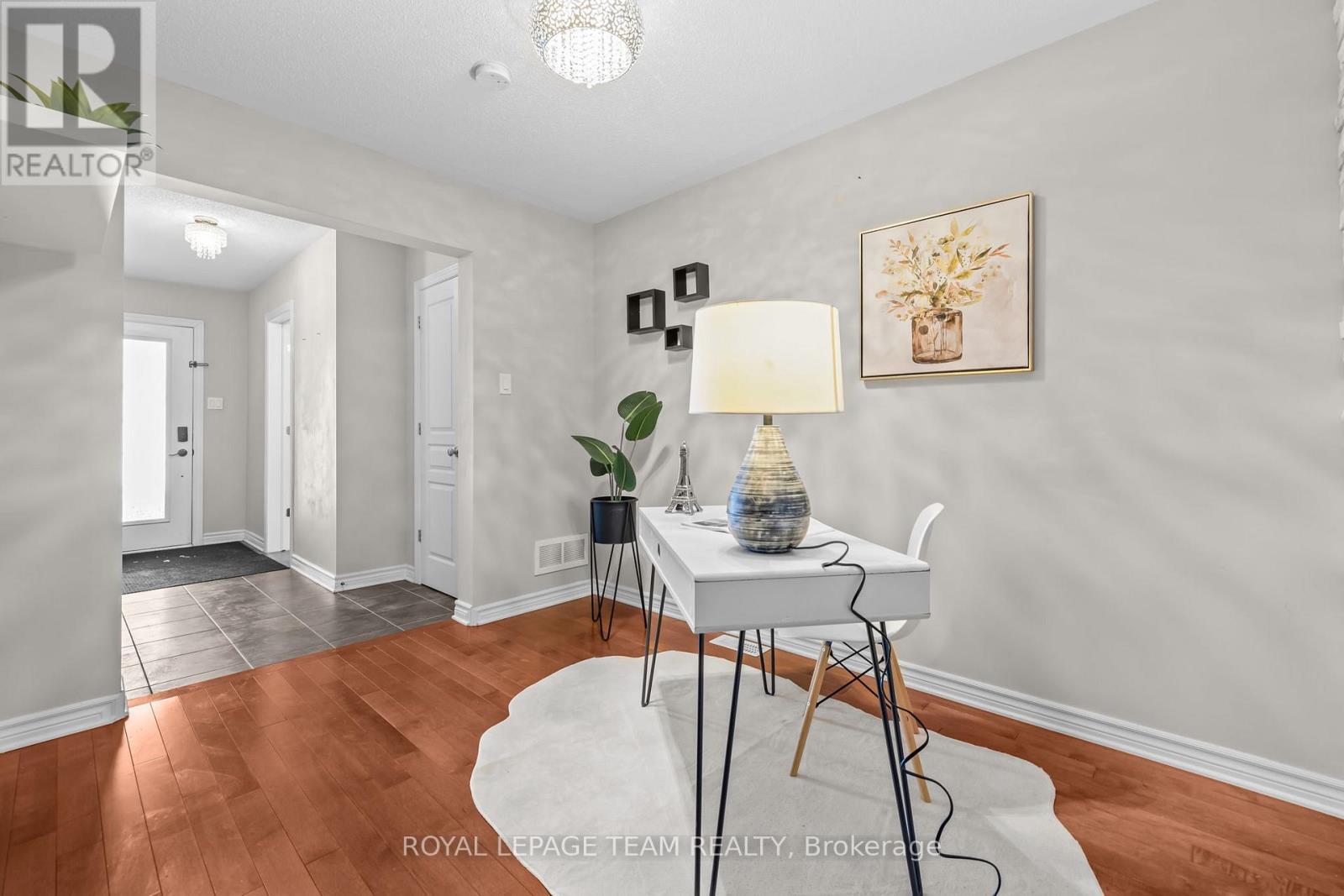 92 Stockholm Private, Ottawa, Ontario  K4M 0G9 - Photo 2 - X12962828