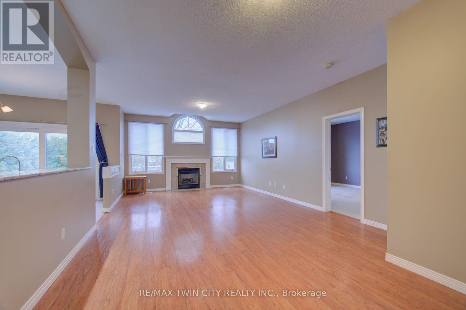 11 Carolinian Lane, Cambridge, Ontario  N1S 5B5 - Photo 10 - X12865058