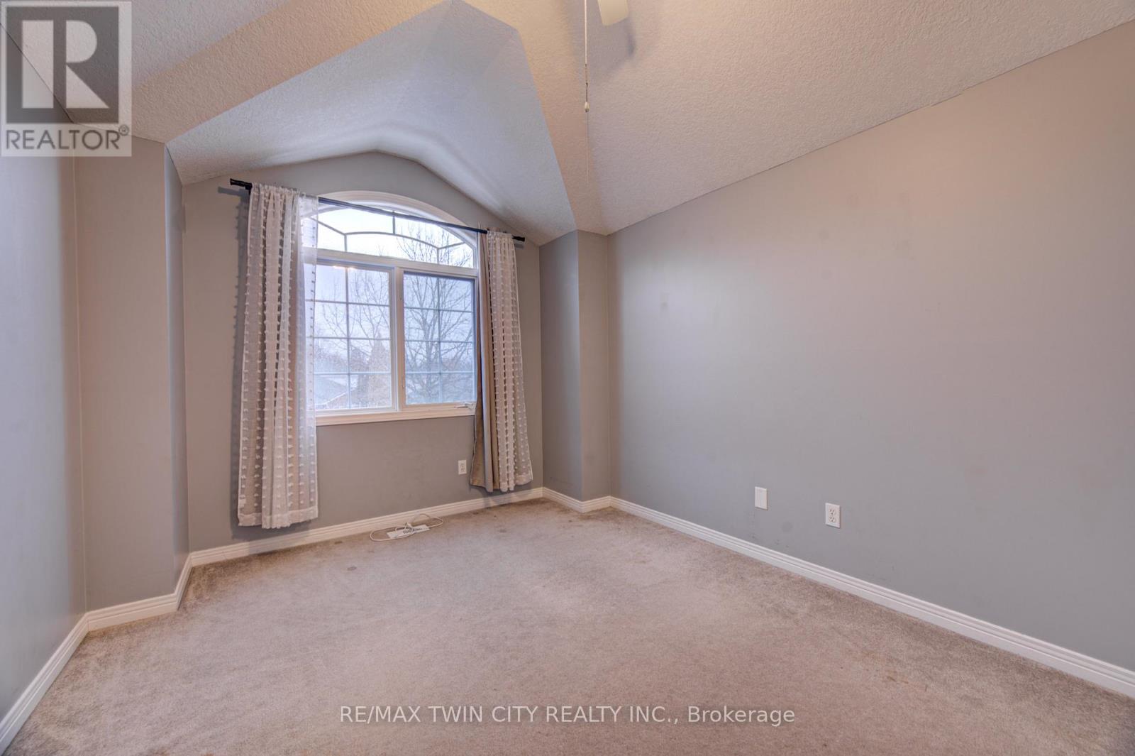 11 Carolinian Lane, Cambridge, Ontario  N1S 5B5 - Photo 25 - X12865058