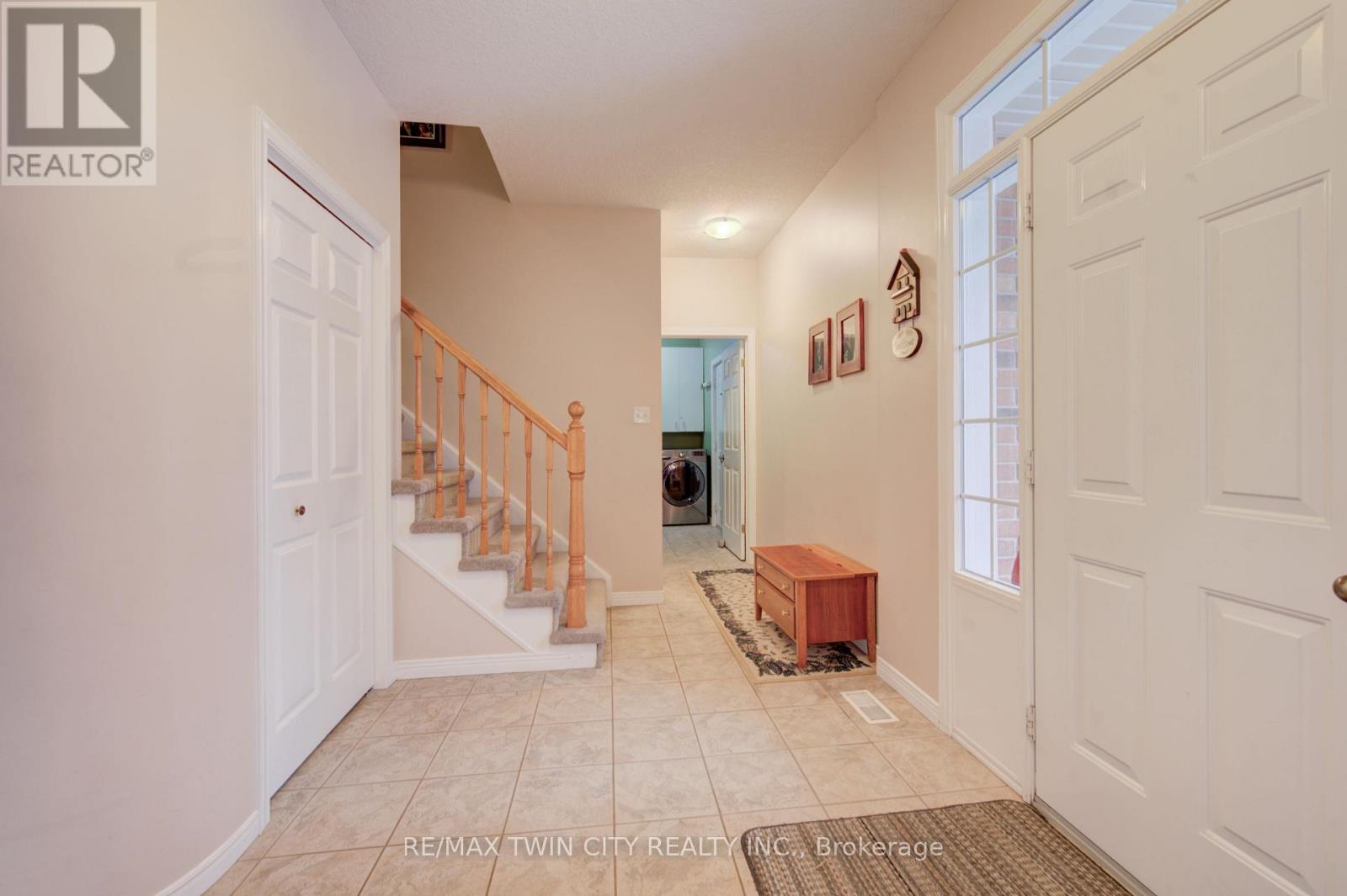 11 Carolinian Lane, Cambridge, Ontario  N1S 5B5 - Photo 7 - X12865058