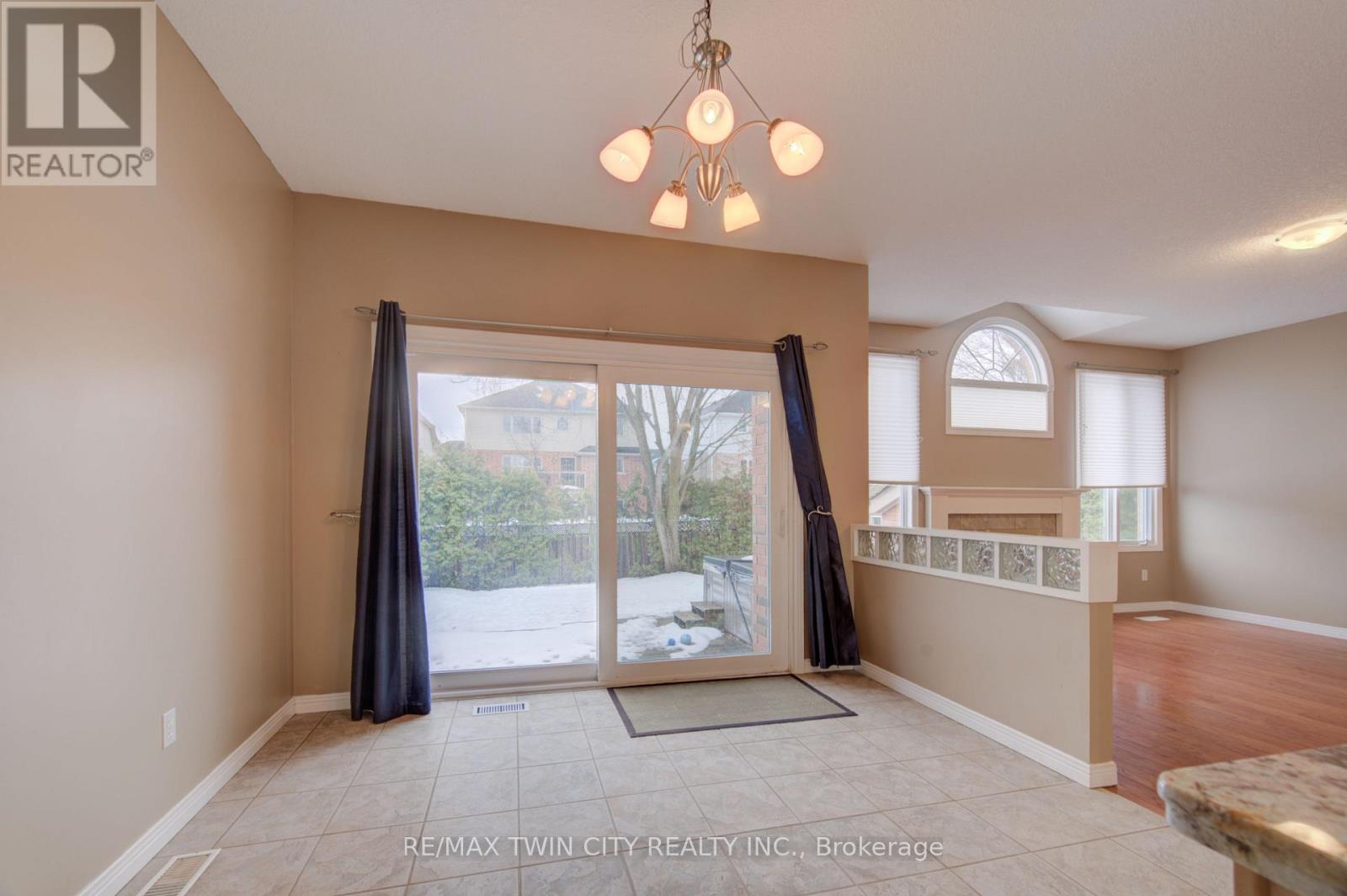 11 Carolinian Lane, Cambridge, Ontario  N1S 5B5 - Photo 13 - X12865058