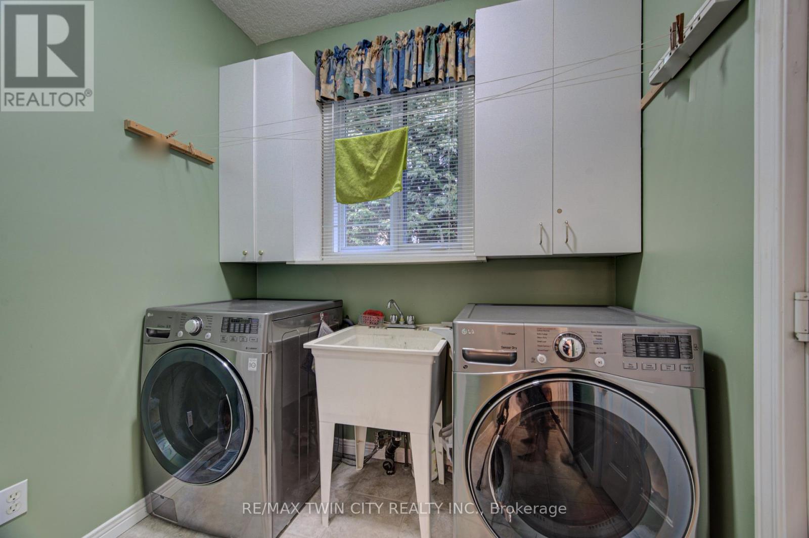 11 Carolinian Lane, Cambridge, Ontario  N1S 5B5 - Photo 23 - X12865058