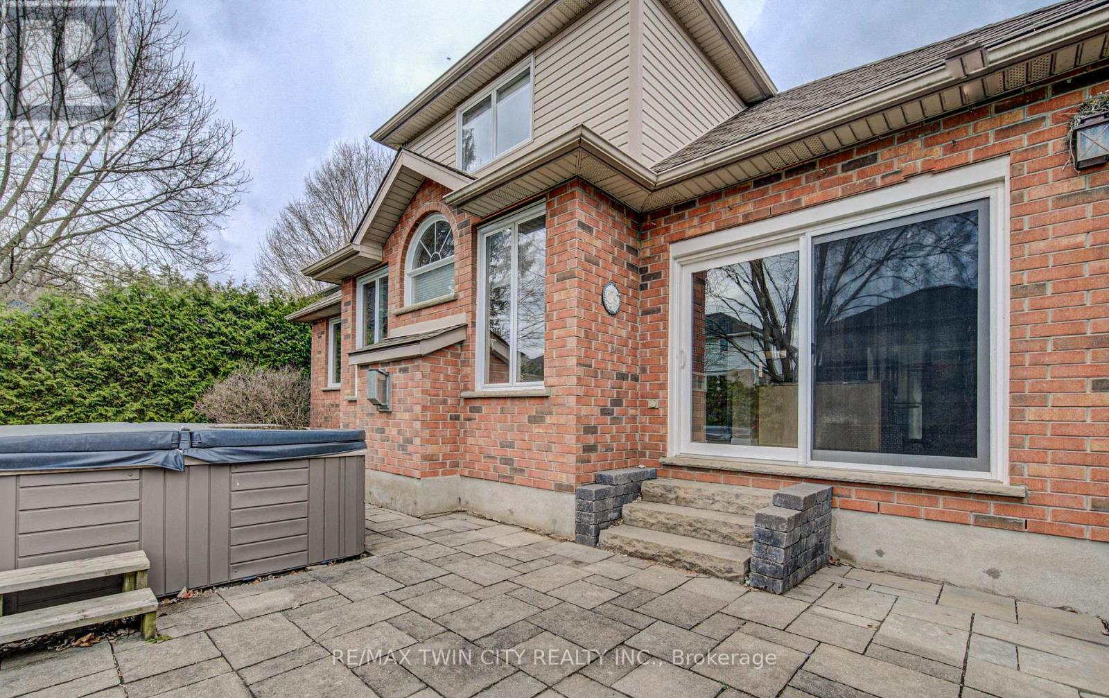 11 Carolinian Lane, Cambridge, Ontario  N1S 5B5 - Photo 40 - X12865058