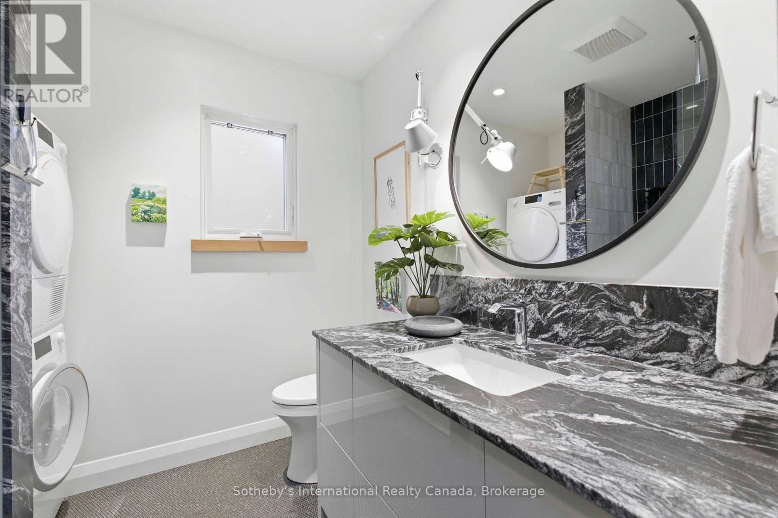 189 Forsyth Drive, Waterloo, Ontario  N2L 1A1 - Photo 27 - X12962764