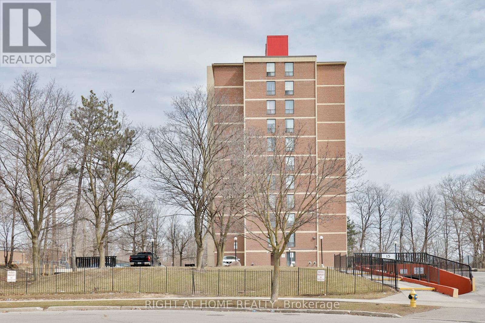 509 - 15 London Green Court, Toronto, Ontario  M3N 1K4 - Photo 4 - W12958854