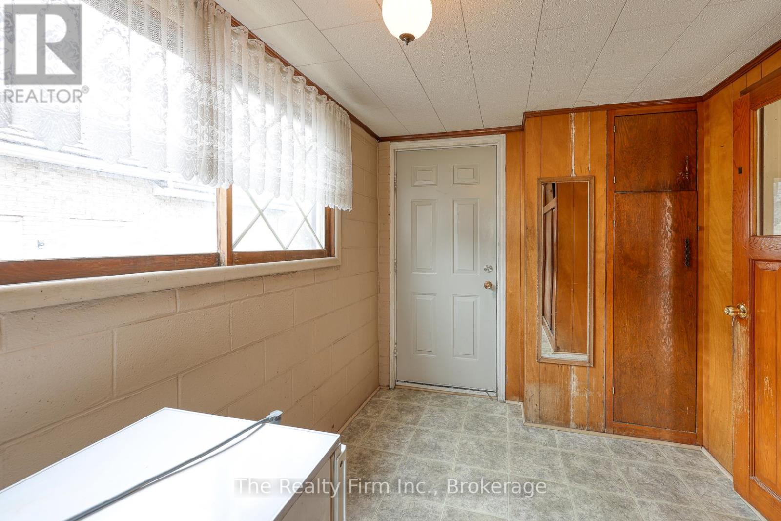 52 Huron Street, Woodstock, Ontario  N4S 6Z3 - Photo 3 - X12962790