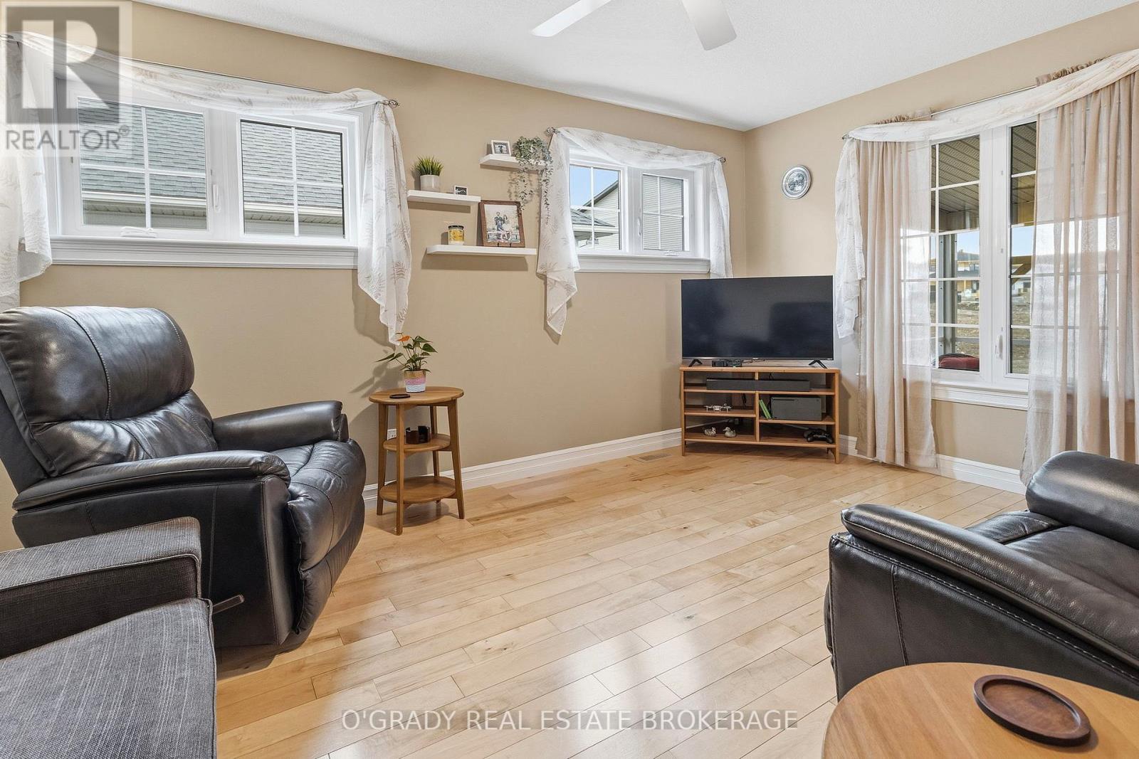 1004 Crestwood Drive, Brockville, Ontario  K6V 7N1 - Photo 23 - X12962762