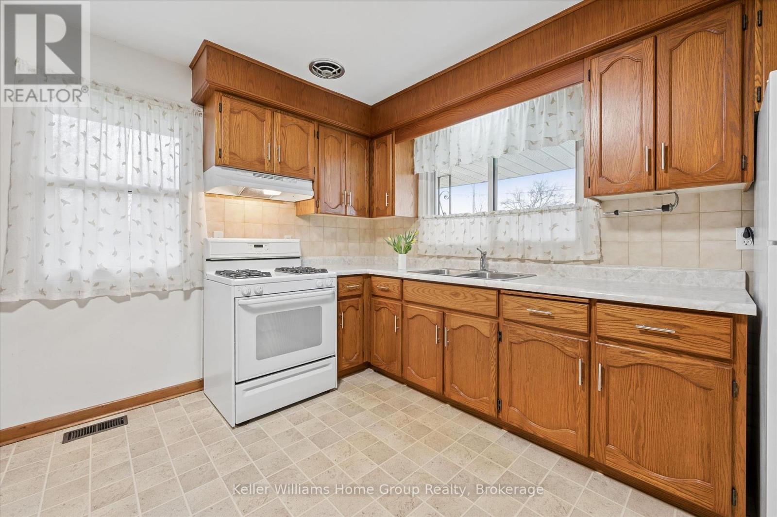 28 Normandy Drive, Guelph, Ontario  N1E 2P4 - Photo 11 - X12962728