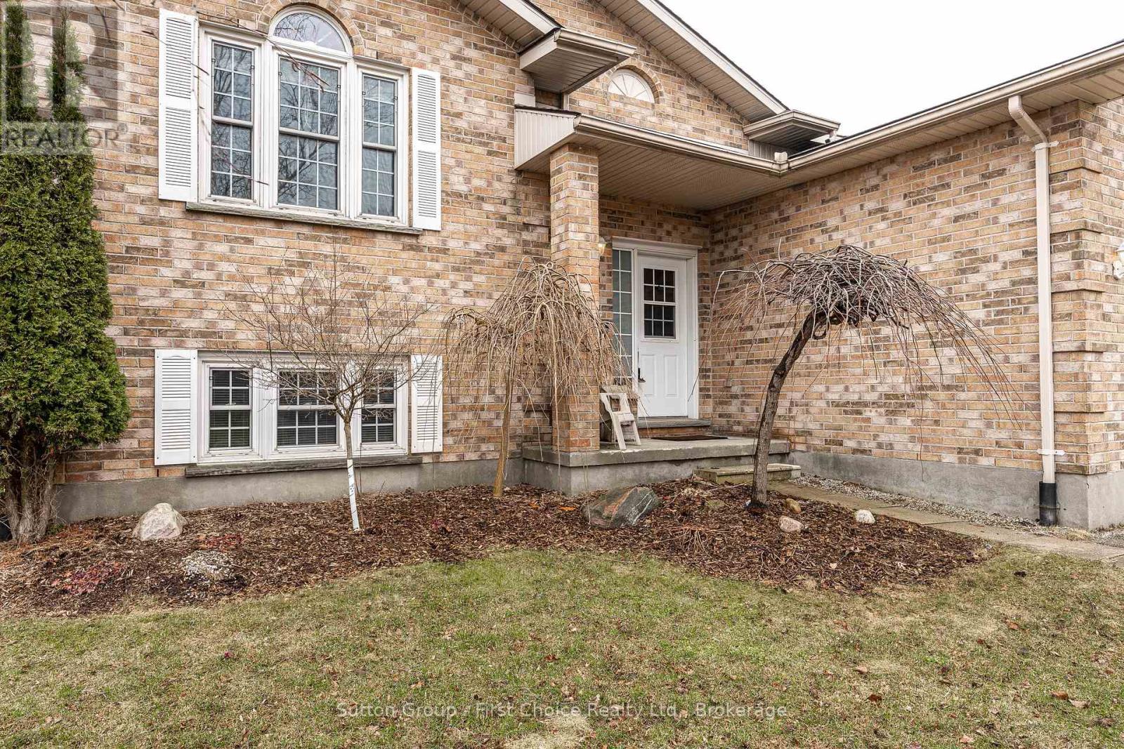 27 Mcqueen Court, Stratford, Ontario  N4Z 1H5 - Photo 2 - X12962760