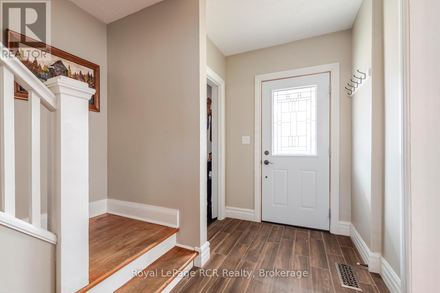 662 7th Avenue E, Owen Sound, Ontario  N4K 2X8 - Photo 5 - X12962782