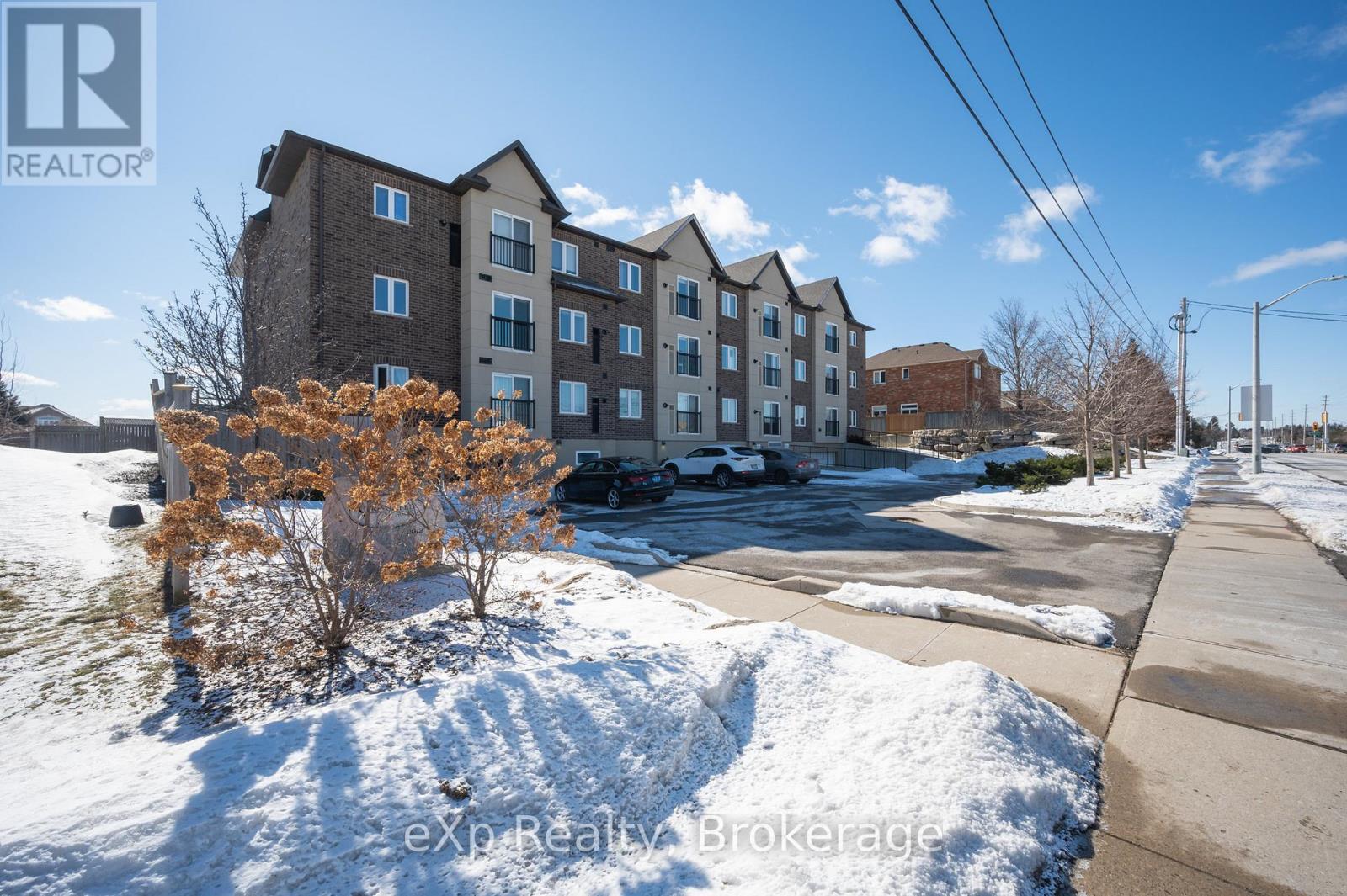 204 - 886 Golf Links Road, Hamilton (Meadowlands), Ontario  L9K 1J8 - Photo 1 - X12962810