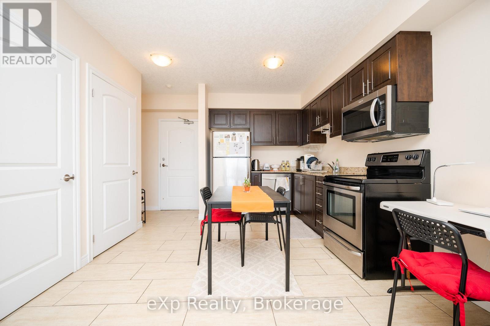 204 - 886 Golf Links Road, Hamilton (Meadowlands), Ontario  L9K 1J8 - Photo 17 - X12962810