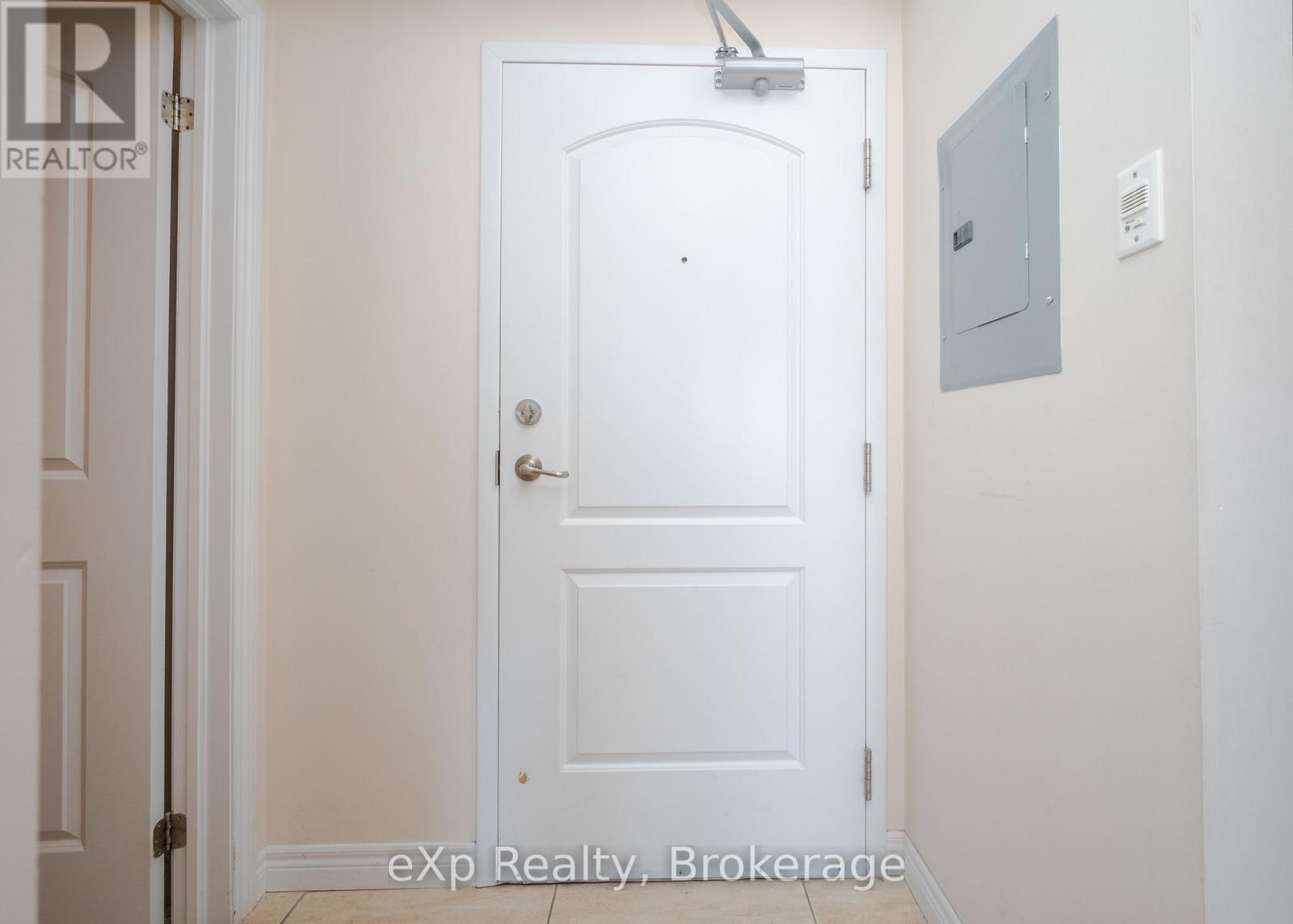 204 - 886 Golf Links Road, Hamilton (Meadowlands), Ontario  L9K 1J8 - Photo 23 - X12962810