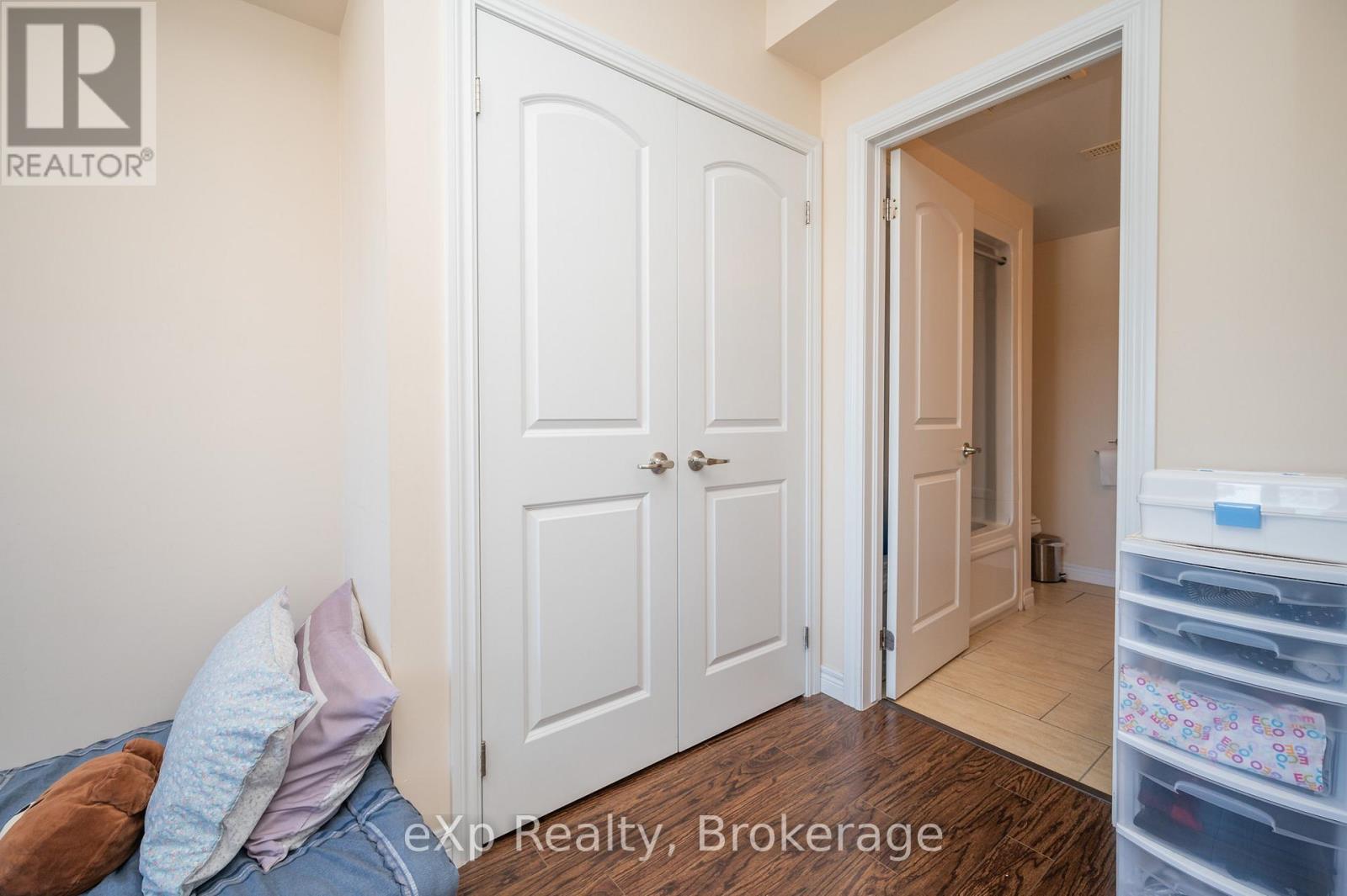 204 - 886 Golf Links Road, Hamilton (Meadowlands), Ontario  L9K 1J8 - Photo 27 - X12962810