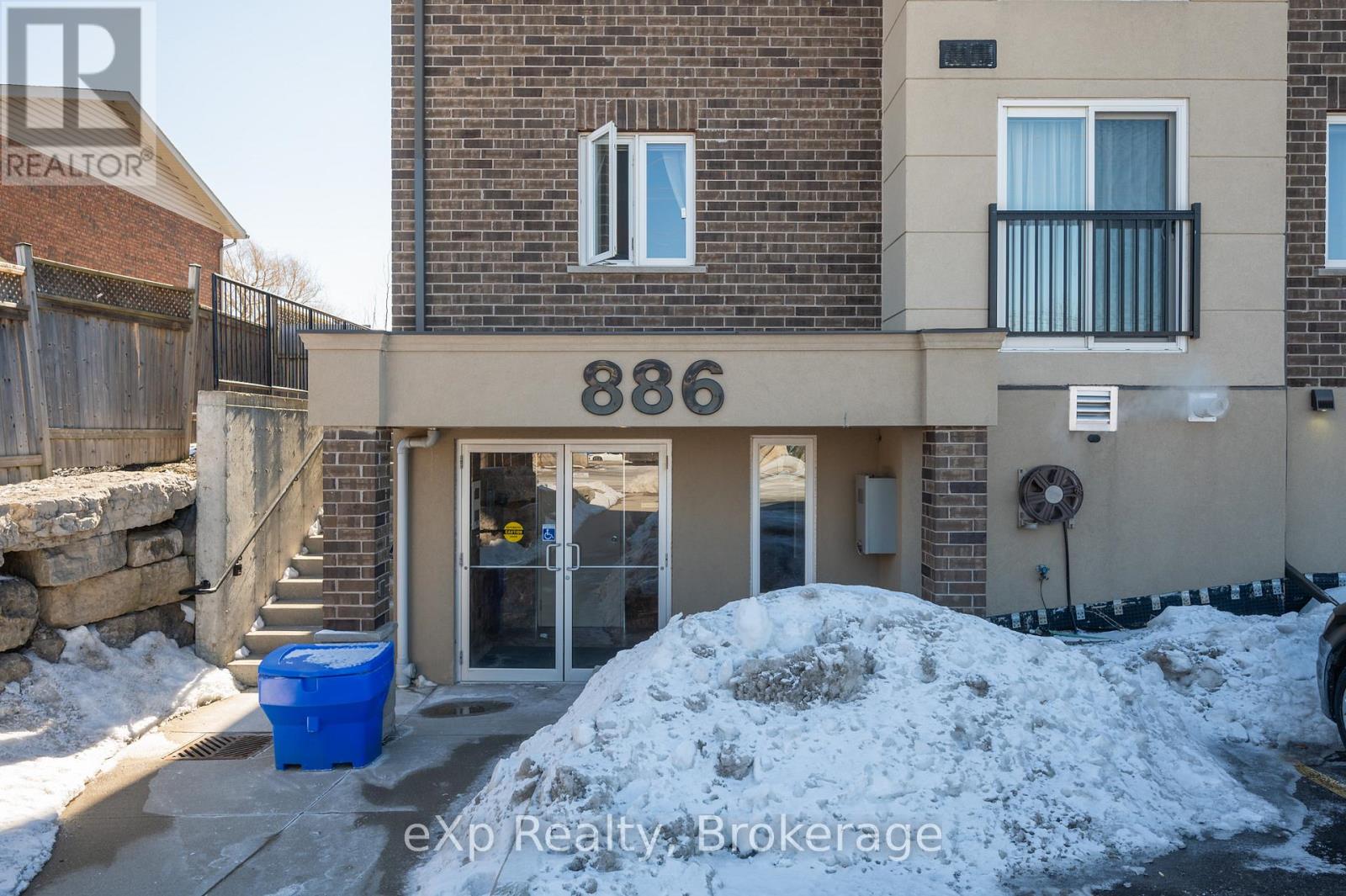204 - 886 Golf Links Road, Hamilton (Meadowlands), Ontario  L9K 1J8 - Photo 6 - X12962810