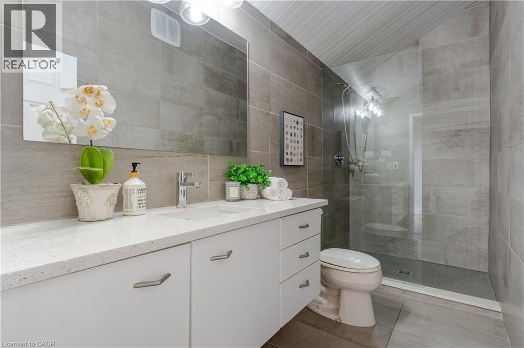 226 Forsyth Drive, Waterloo, Ontario  N2L 1A5 - Photo 24 - 40817017