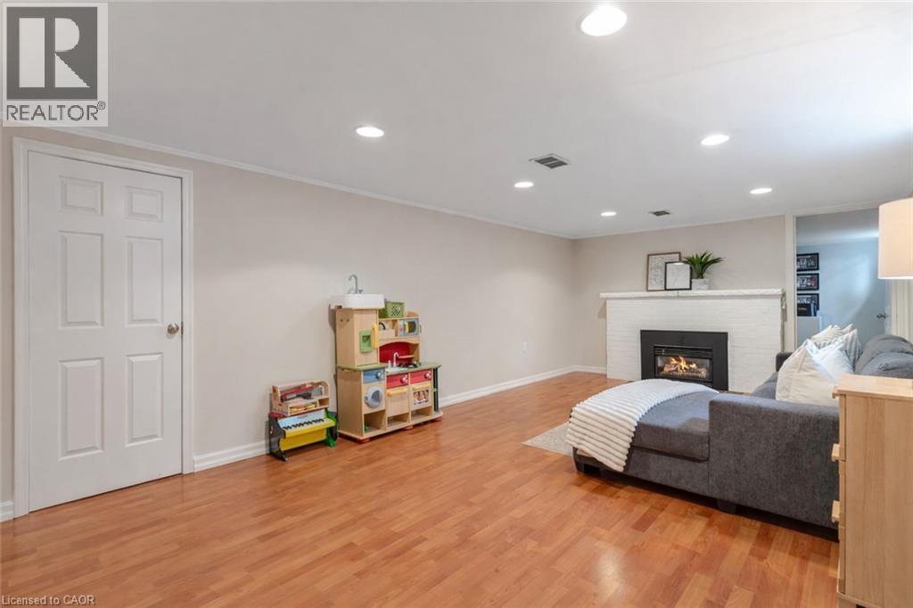 226 Forsyth Drive, Waterloo, Ontario  N2L 1A5 - Photo 33 - 40817017