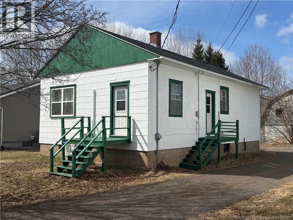 242 Maple Avenue, Sussex, New Brunswick  E4E 2N2 - Photo 1 - NB136411