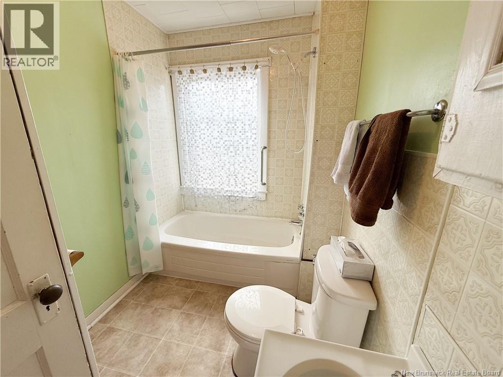 242 Maple Avenue, Sussex, New Brunswick  E4E 2N2 - Photo 24 - NB136411