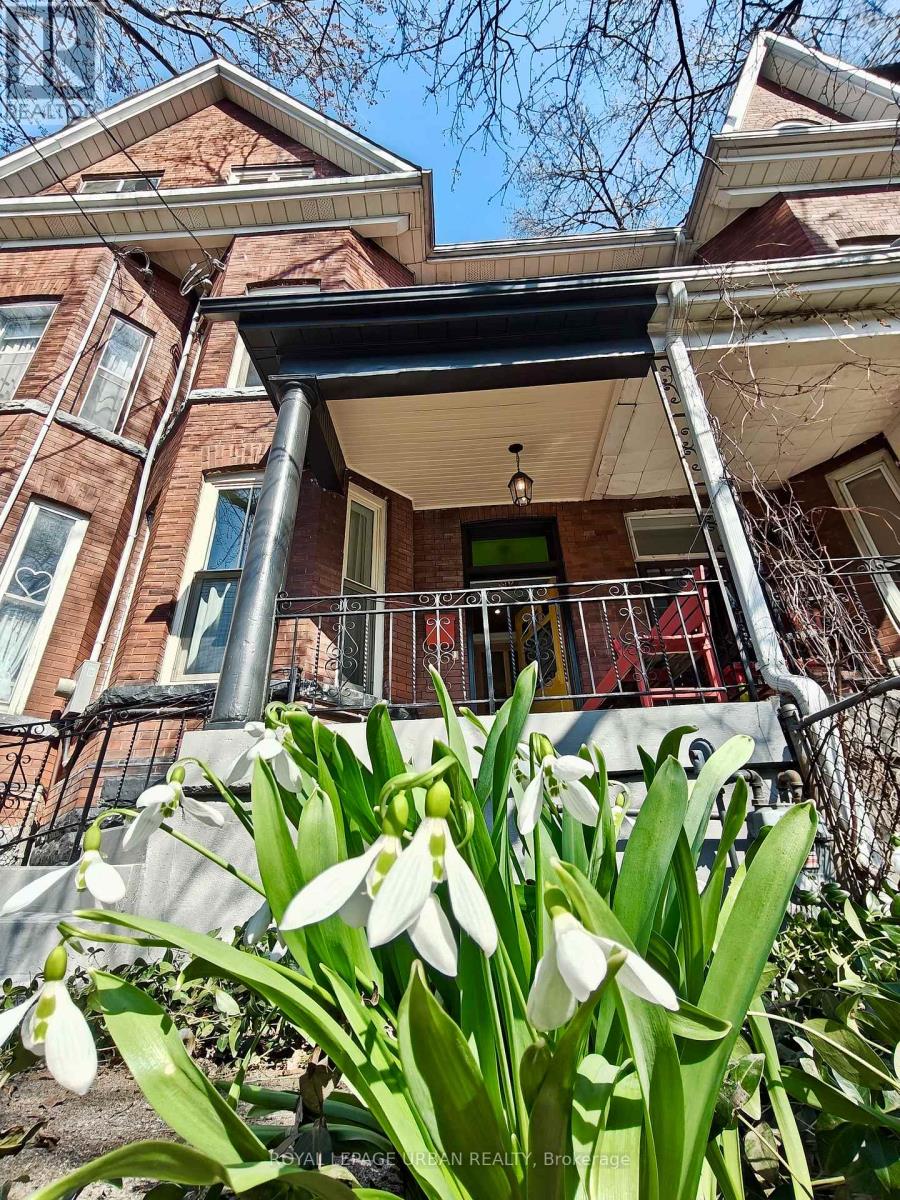 33 Euclid Avenue, Toronto, Ontario  M6J 2J7 - Photo 3 - C12962754