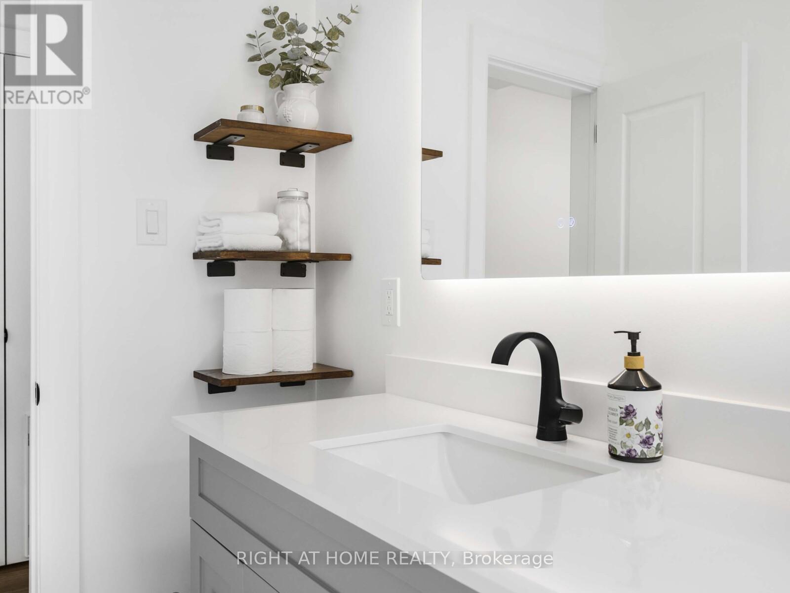 96 Tecumseth Street, Toronto (Niagara), Ontario  M6J 2H1 - Photo 13 - C12962770