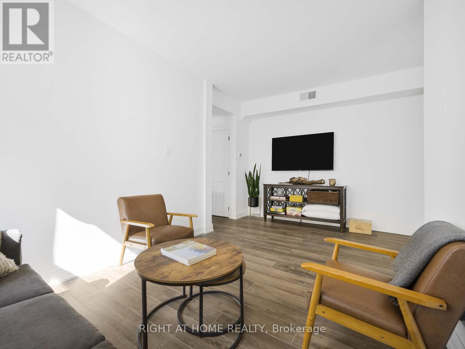 96 Tecumseth Street, Toronto (Niagara), Ontario  M6J 2H1 - Photo 2 - C12962770