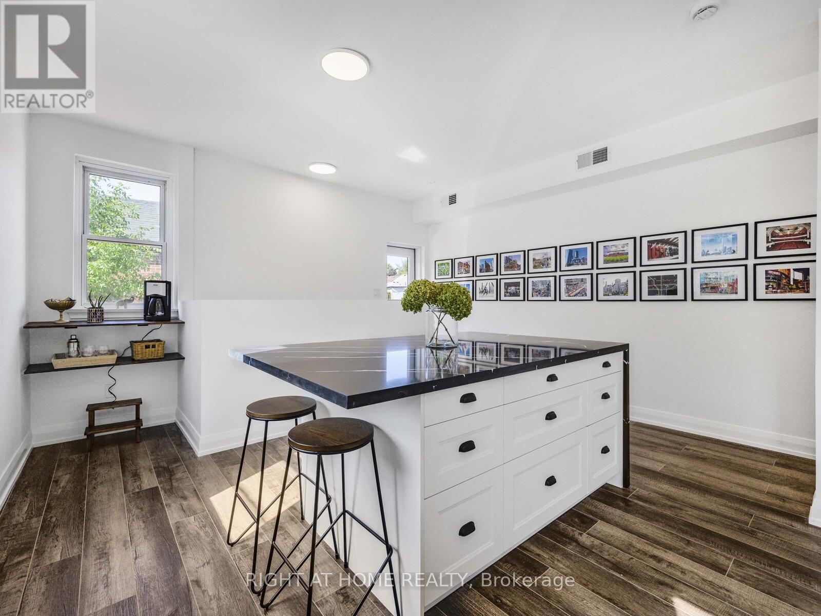 96 Tecumseth Street, Toronto (Niagara), Ontario  M6J 2H1 - Photo 5 - C12962770