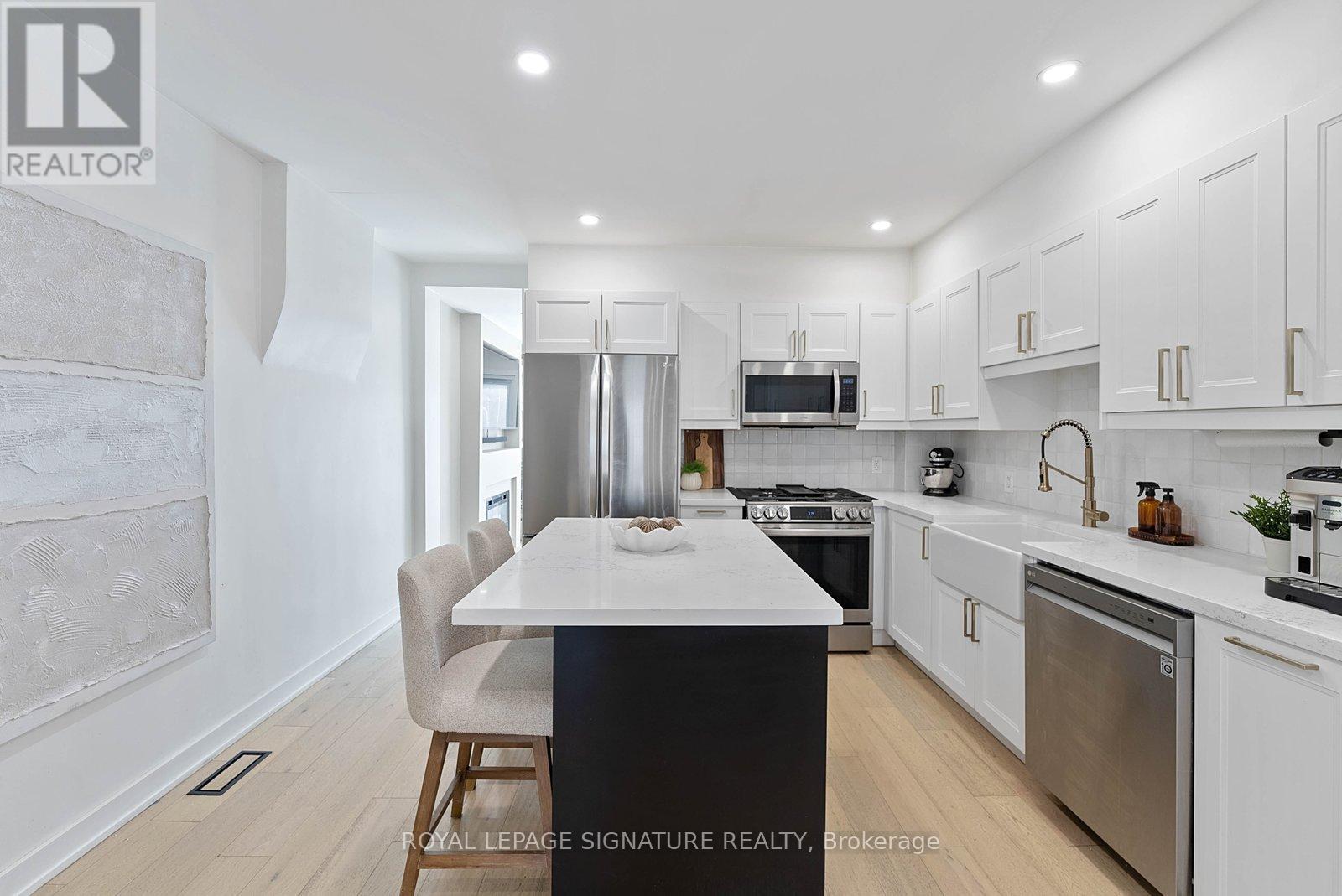 530 Lauder Avenue, Toronto (Oakwood Village), Ontario  M6E 3J4 - Photo 10 - C12962780