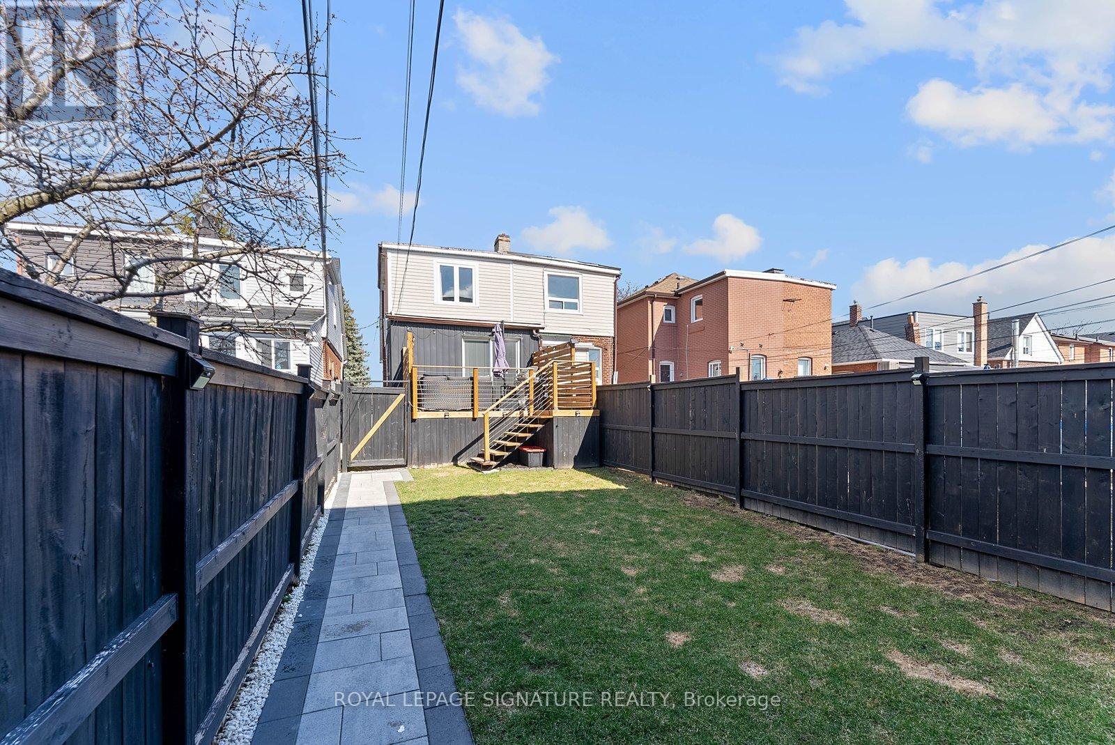 530 Lauder Avenue, Toronto (Oakwood Village), Ontario  M6E 3J4 - Photo 32 - C12962780