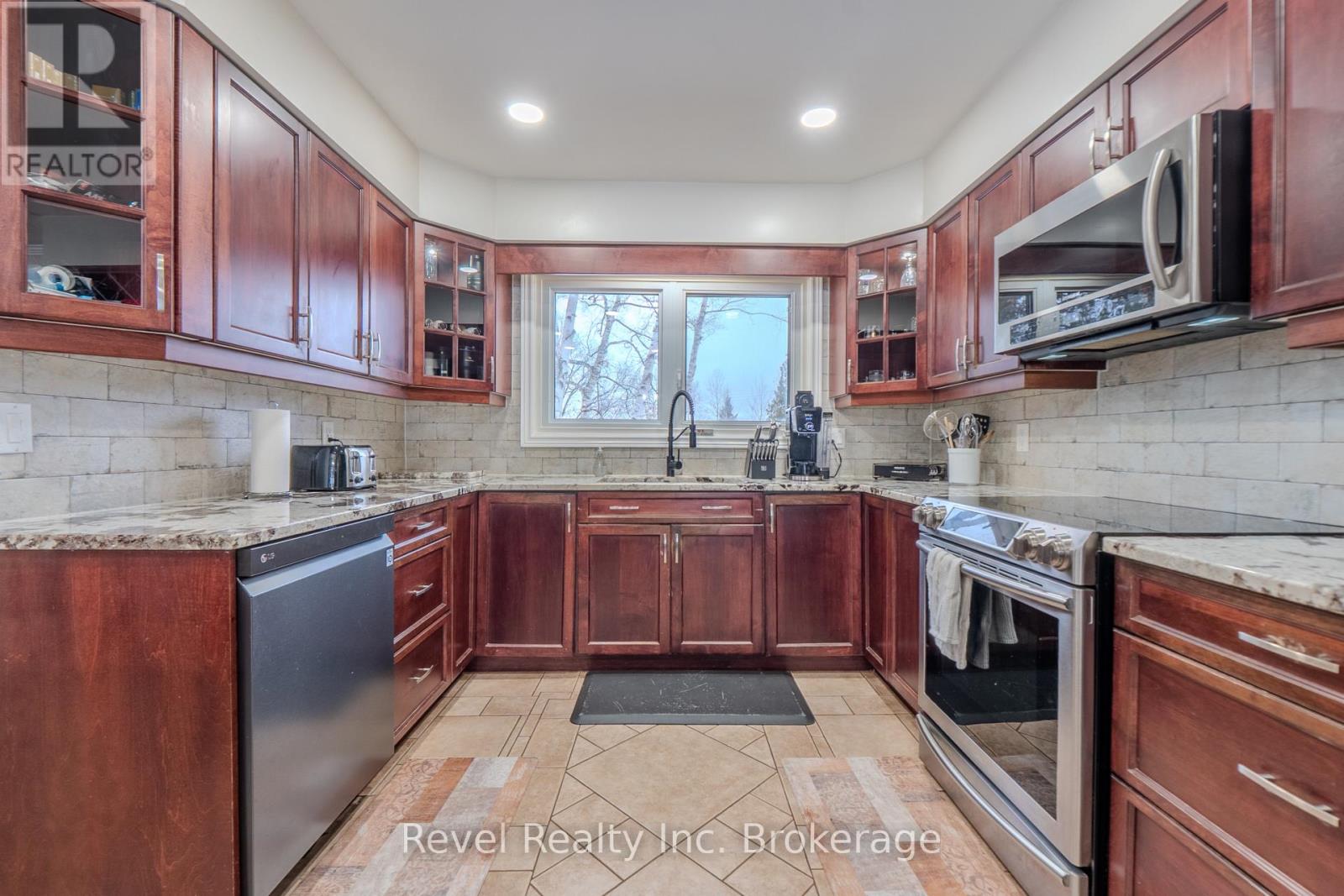 299 Astorville Road, East Ferris, Ontario  P0H 1K0 - Photo 9 - X12962732