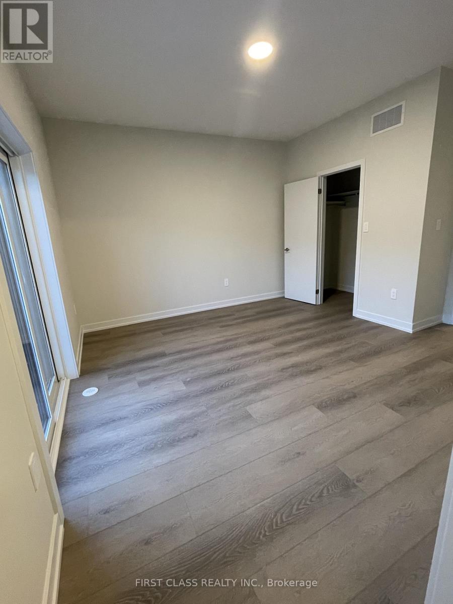 27 Lewis Craigie Lane, Richmond Hill (Headford Business Park), Ontario  L4B 0J5 - Photo 4 - N12962740