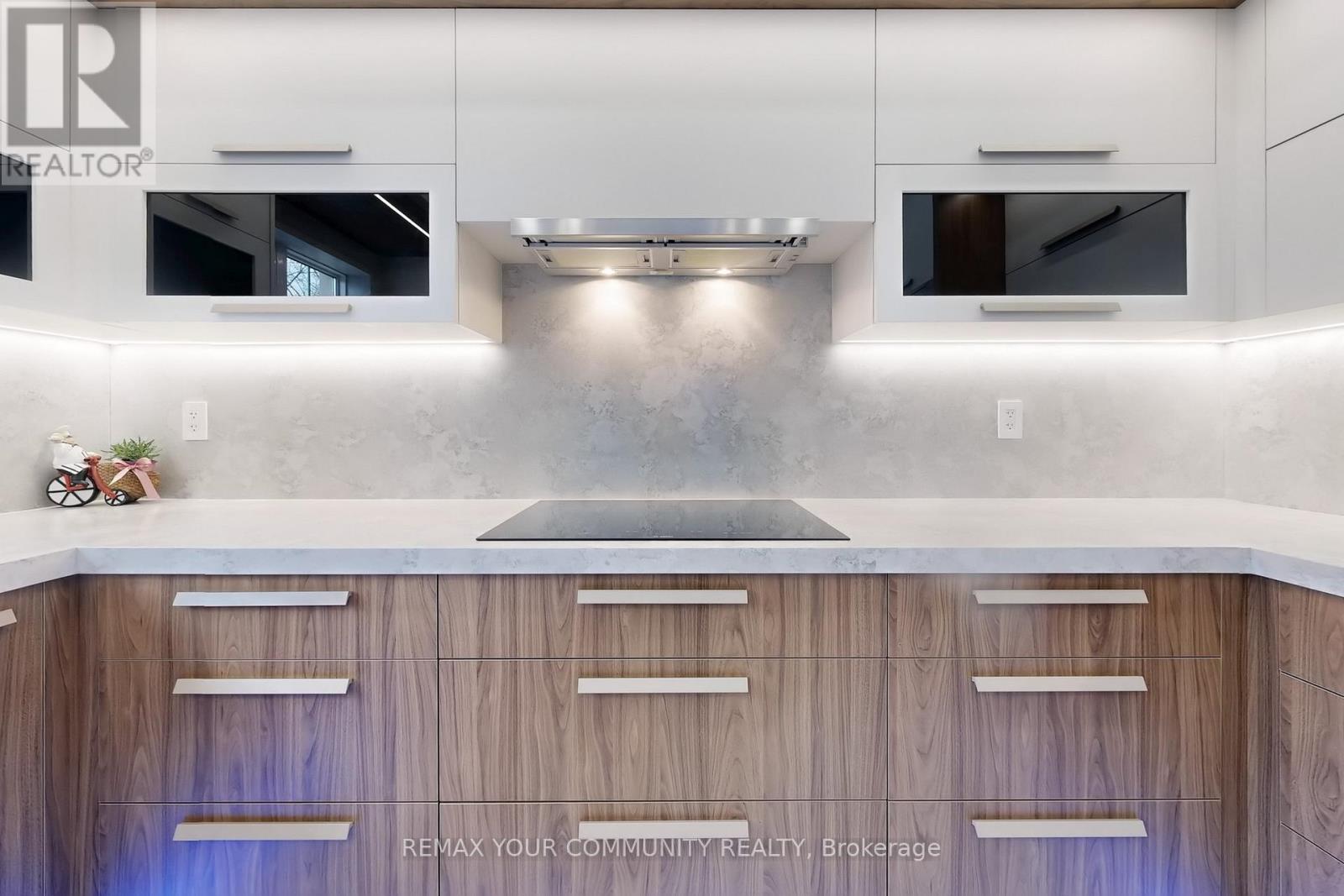 1 Princess Isabella Court, Vaughan (Patterson), Ontario  L6A 4B3 - Photo 25 - N12962742