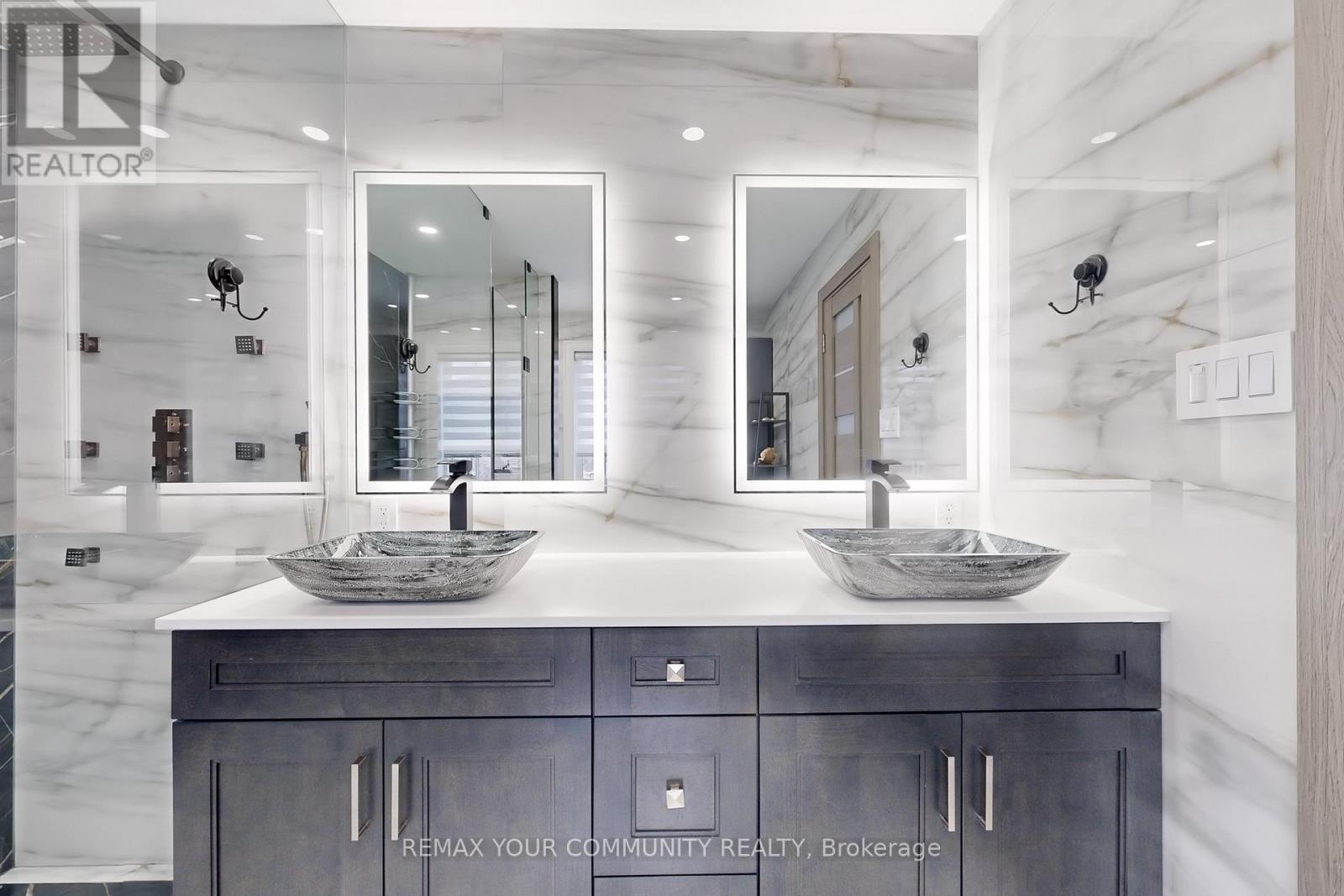 1 Princess Isabella Court, Vaughan (Patterson), Ontario  L6A 4B3 - Photo 32 - N12962742