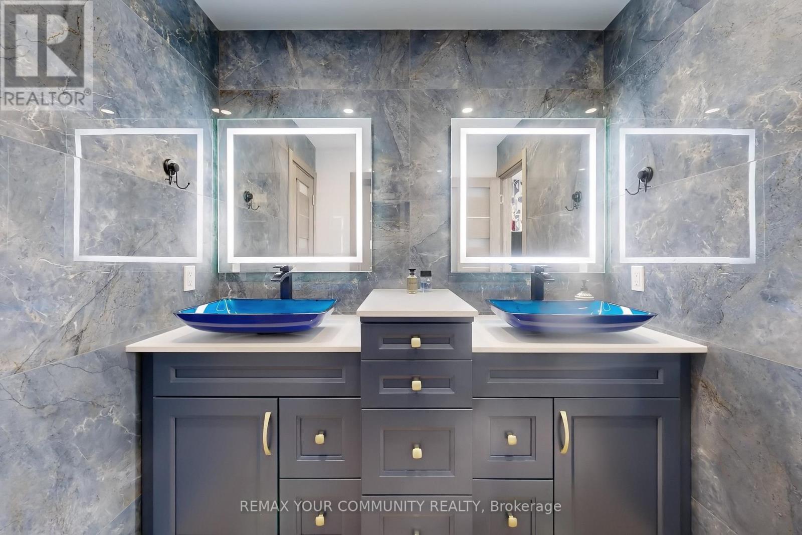 1 Princess Isabella Court, Vaughan (Patterson), Ontario  L6A 4B3 - Photo 35 - N12962742