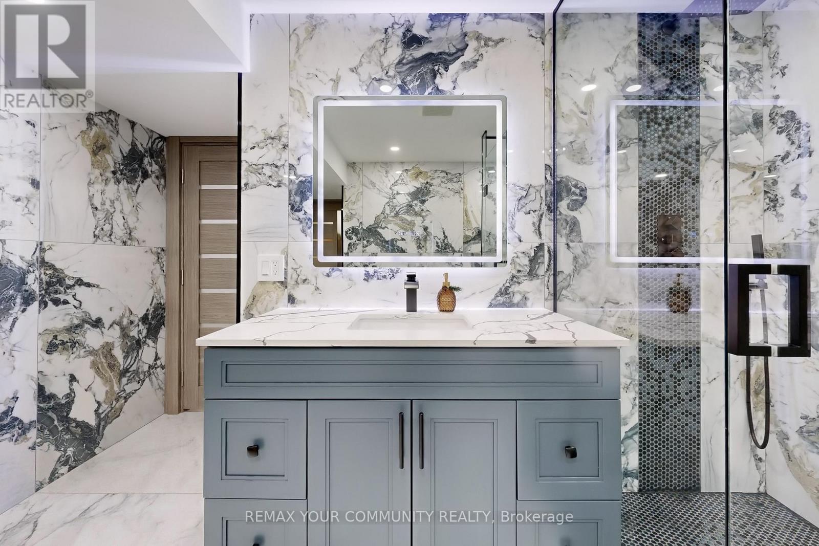 1 Princess Isabella Court, Vaughan (Patterson), Ontario  L6A 4B3 - Photo 43 - N12962742