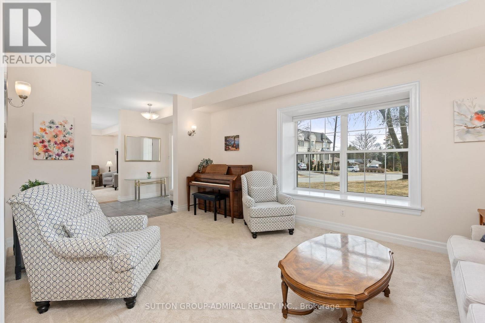 54 Starlight Crescent, Richmond Hill, Ontario  L4C 4X5 - Photo 11 - N12962792