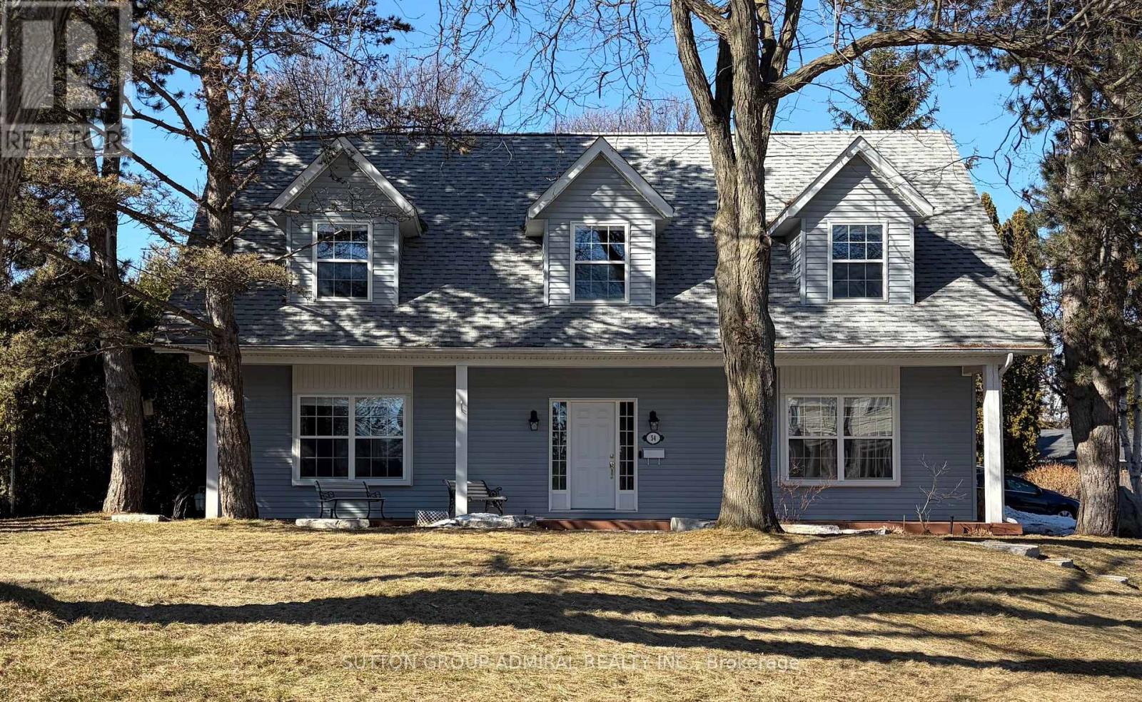 54 Starlight Crescent, Richmond Hill, Ontario  L4C 4X5 - Photo 2 - N12962792