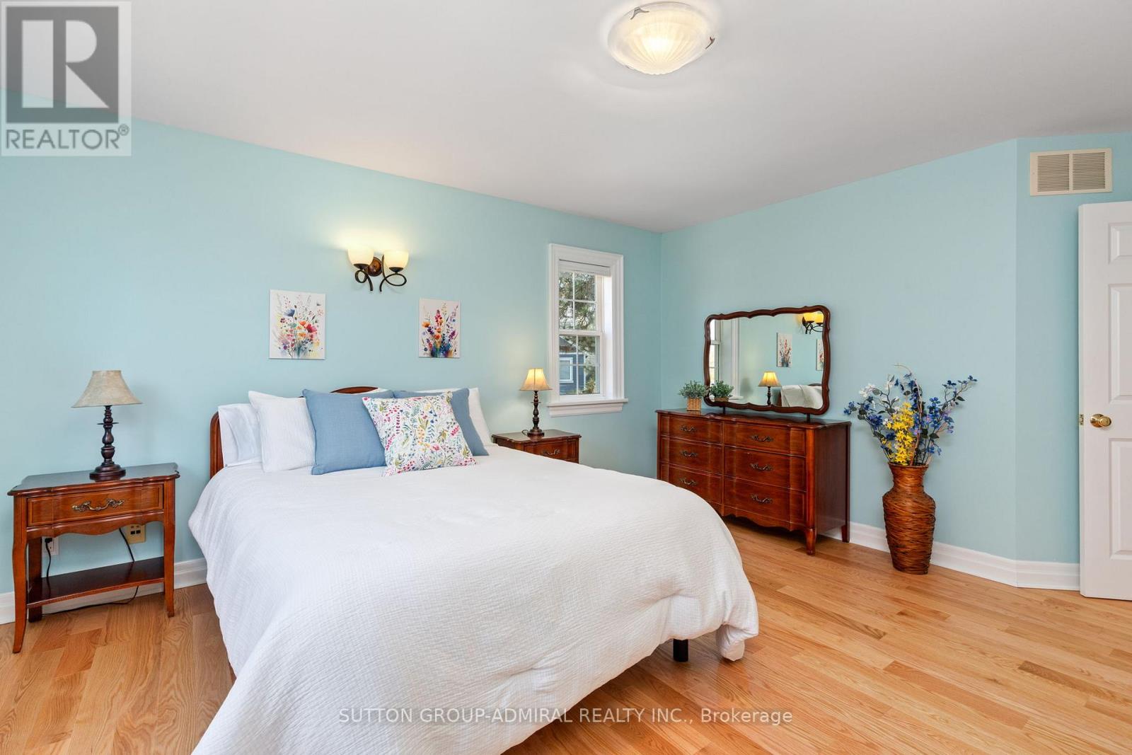 54 Starlight Crescent, Richmond Hill, Ontario  L4C 4X5 - Photo 28 - N12962792